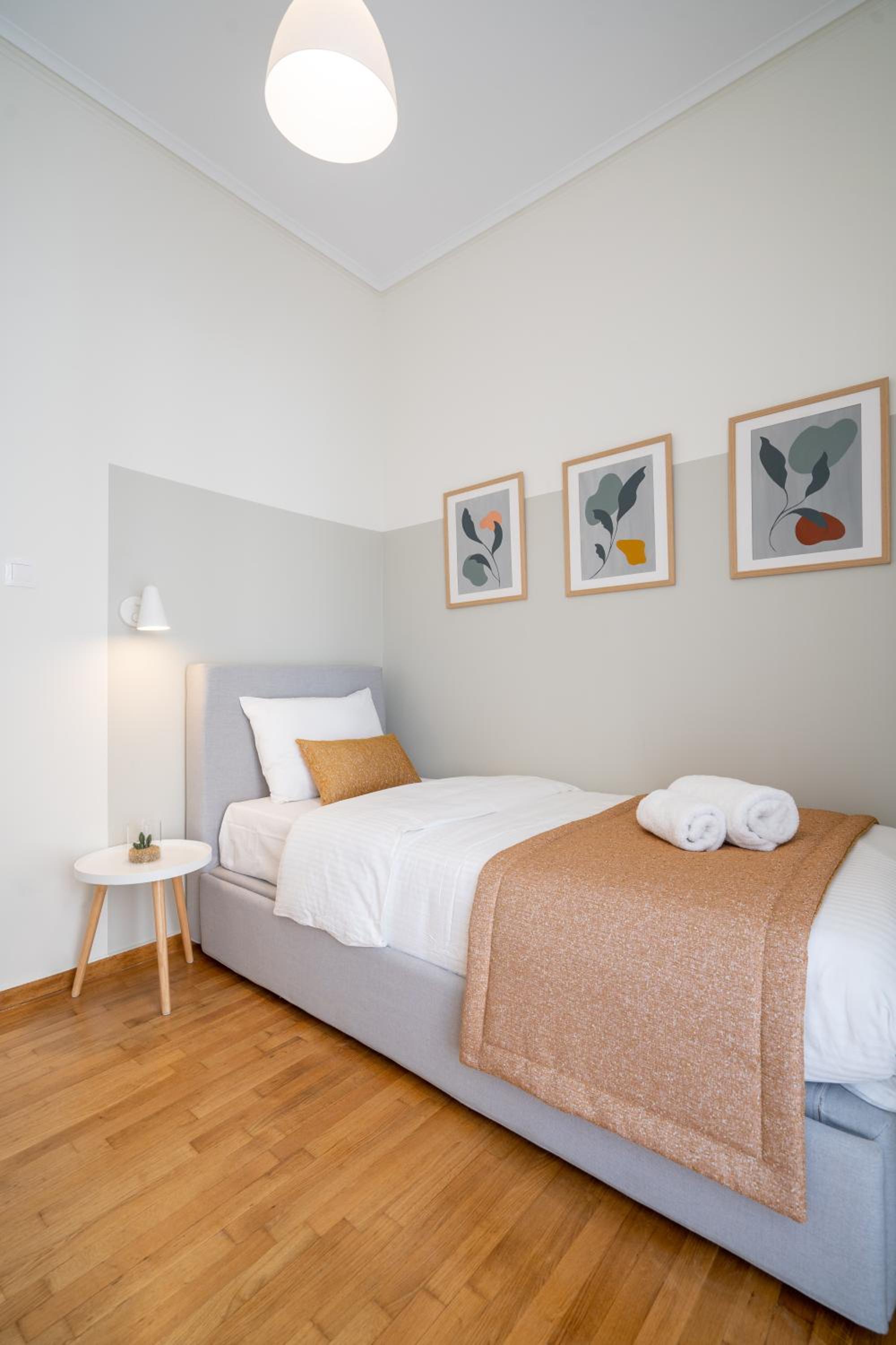 Deluxe 4 Bedrooms Apartment in Athens Center
