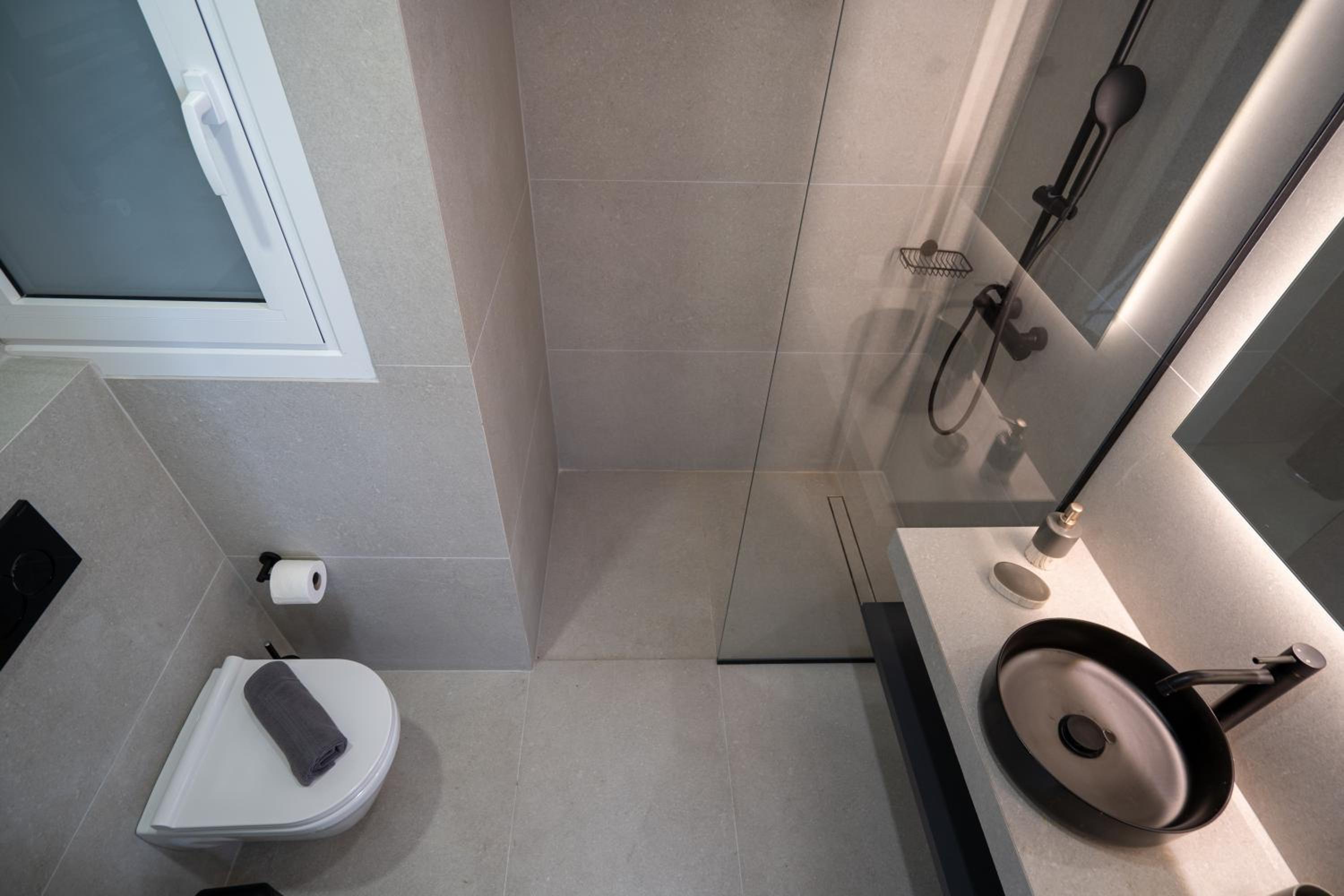 Deluxe 4 Bedrooms Apartment in Athens Center