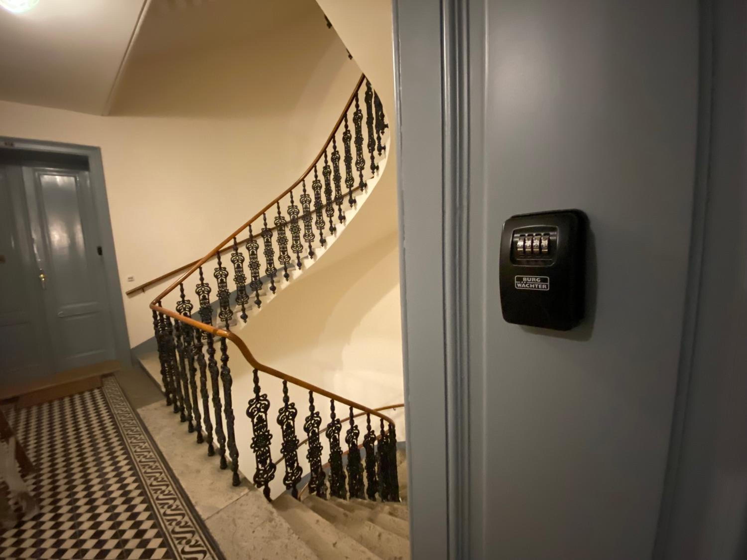 Apartments Opera