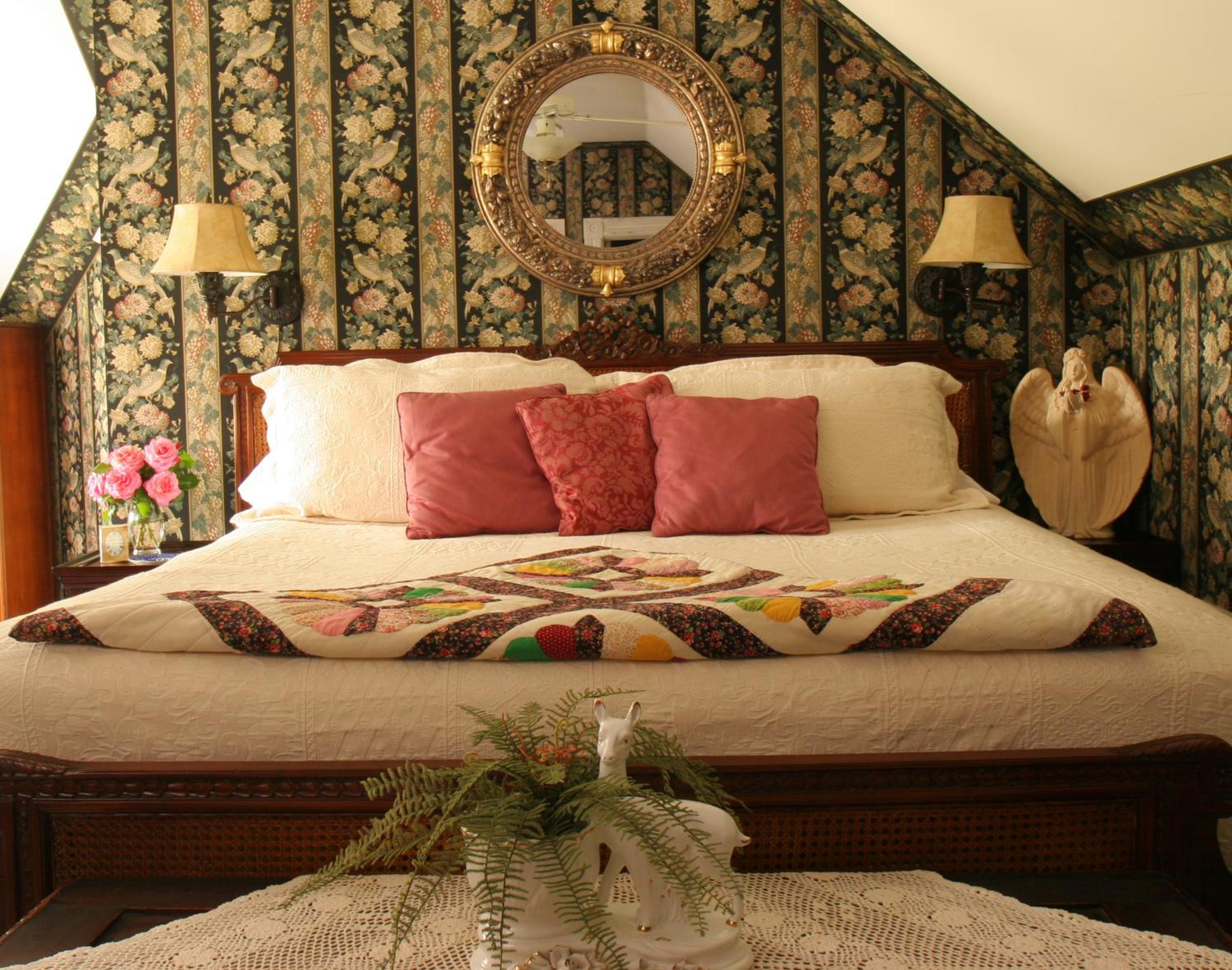 White Doe Inn Bed & Breakfast