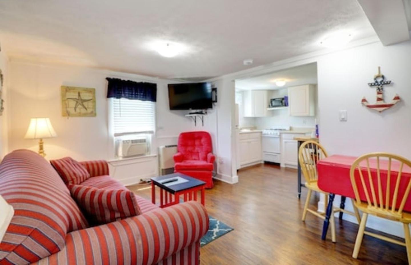 Carriage House Motel Cottages & Suites