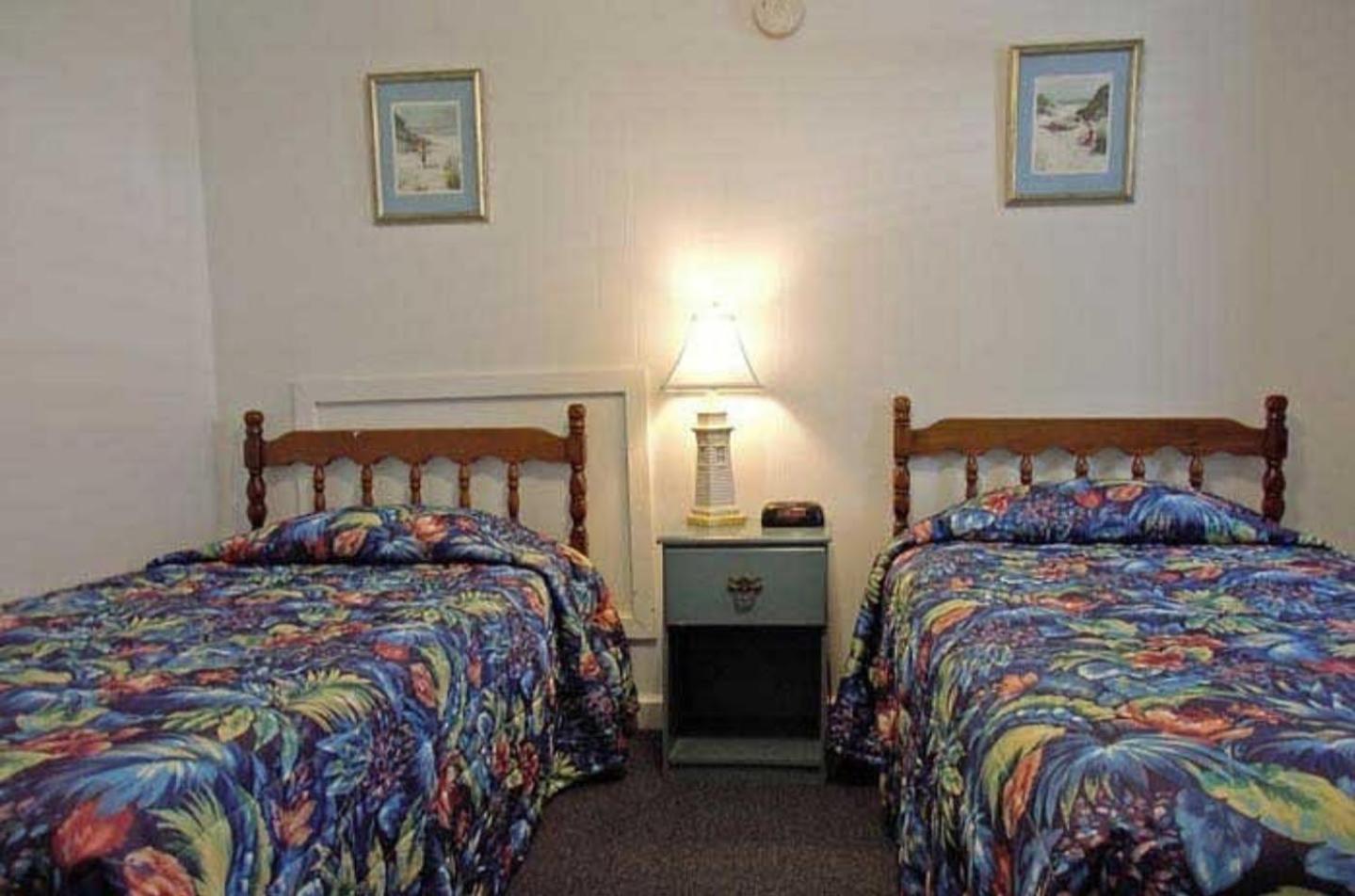 Carriage House Motel Cottages & Suites
