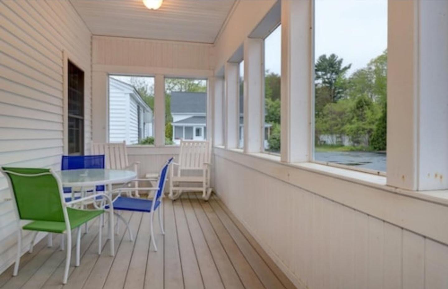 Carriage House Motel Cottages & Suites