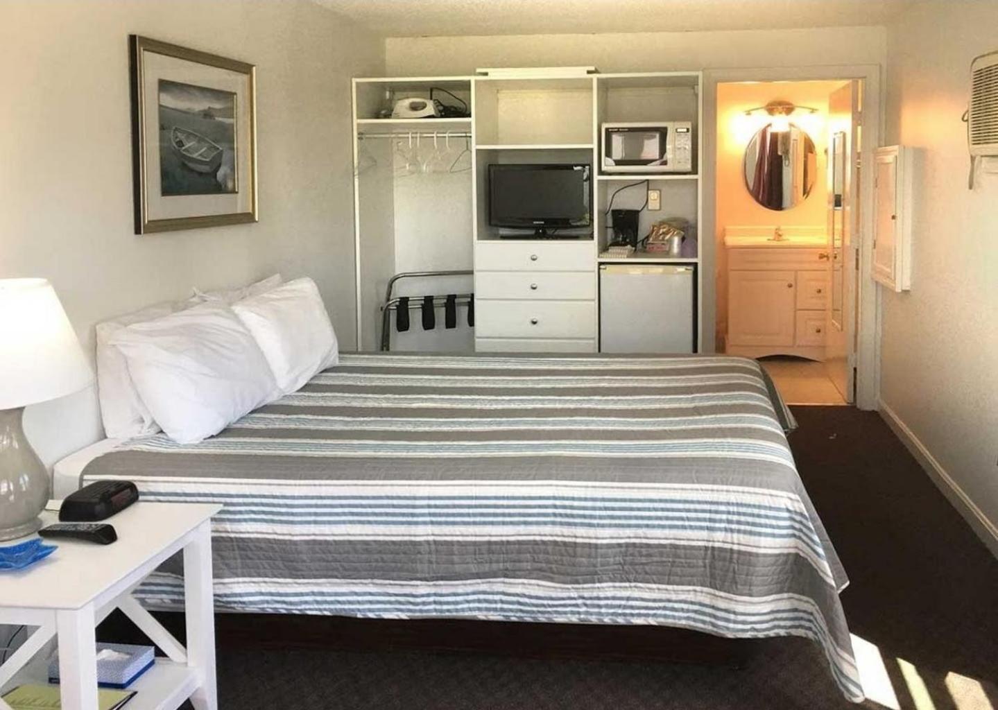 Carriage House Motel Cottages & Suites
