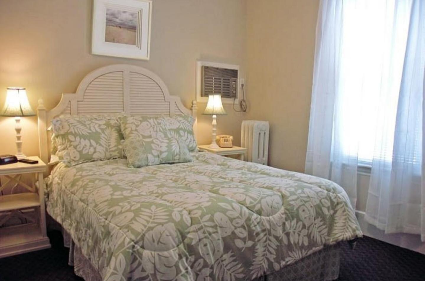 Carriage House Motel Cottages & Suites