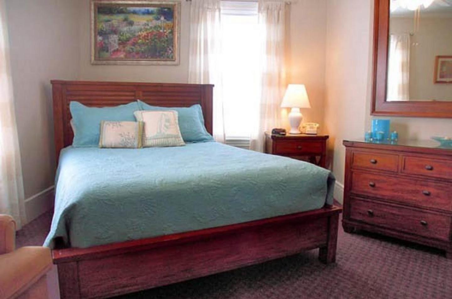 Carriage House Motel Cottages & Suites