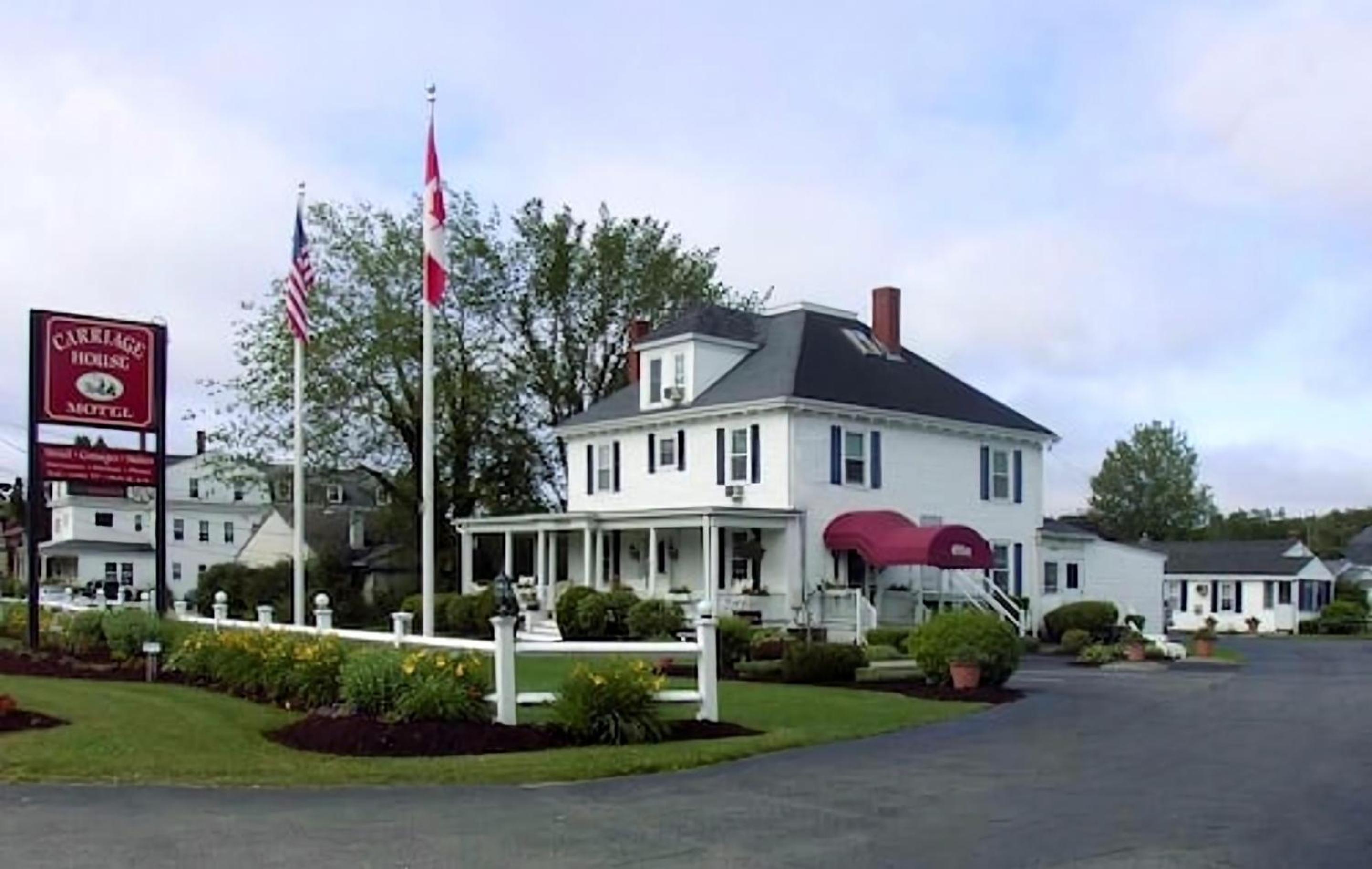 Carriage House Motel Cottages & Suites