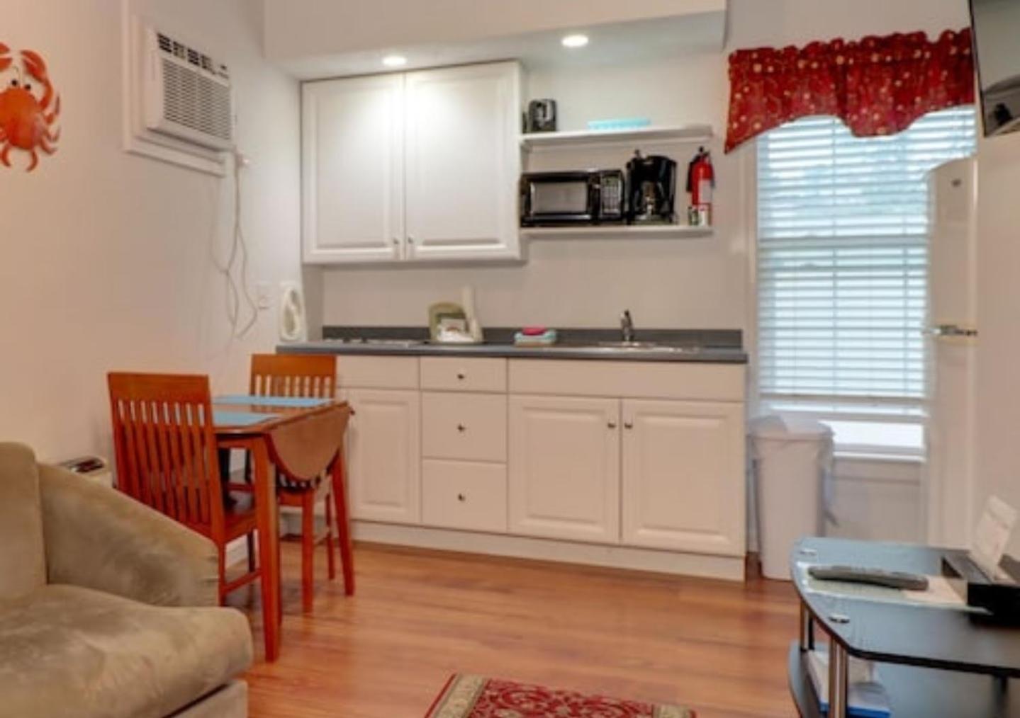 Carriage House Motel Cottages & Suites