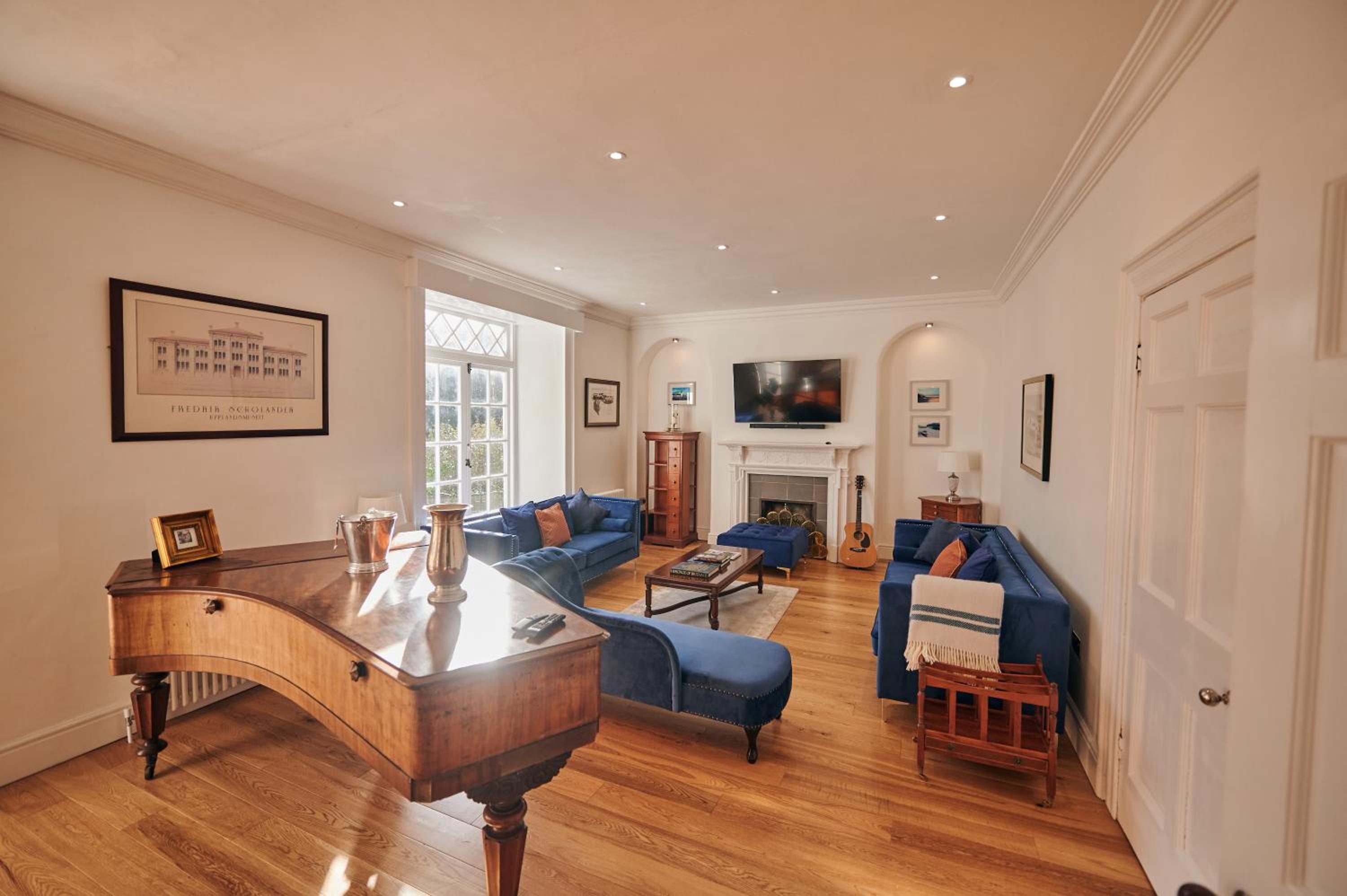 Fernhill House- Beautiful period property with 5 bedrooms and lovely views view 4