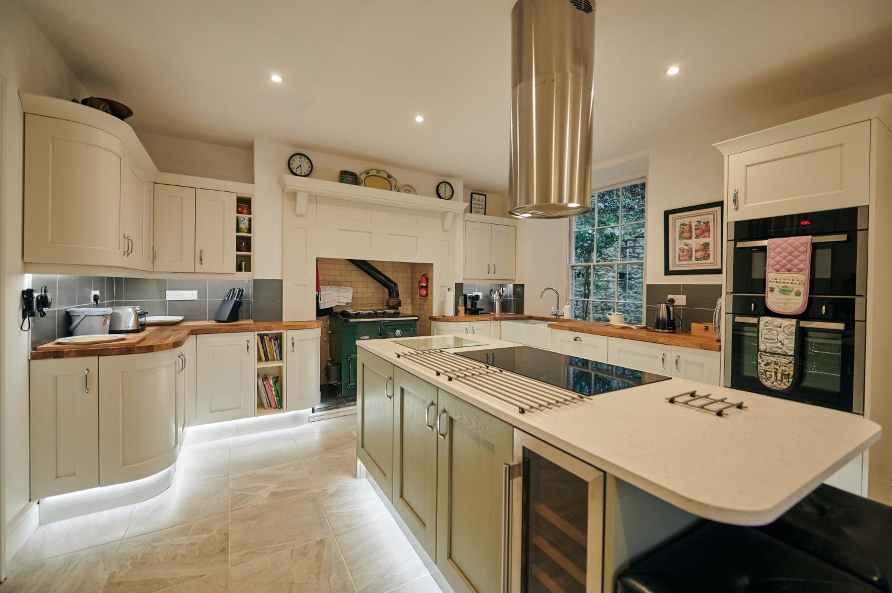 Fernhill House- Beautiful period property with 5 bedrooms and lovely views view 2