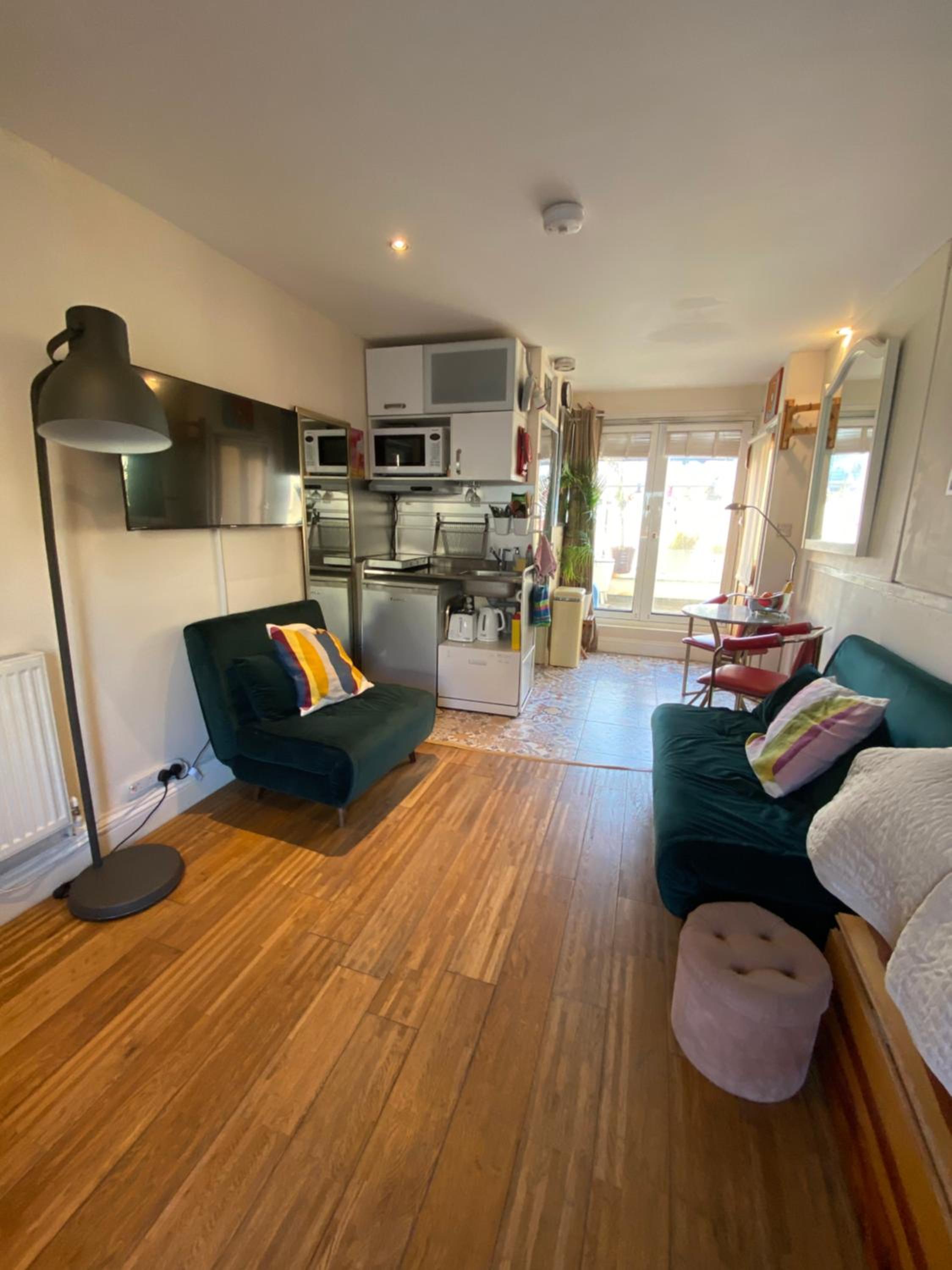Little Brighton Beach Apartments - Spa Cabin on roof view 2