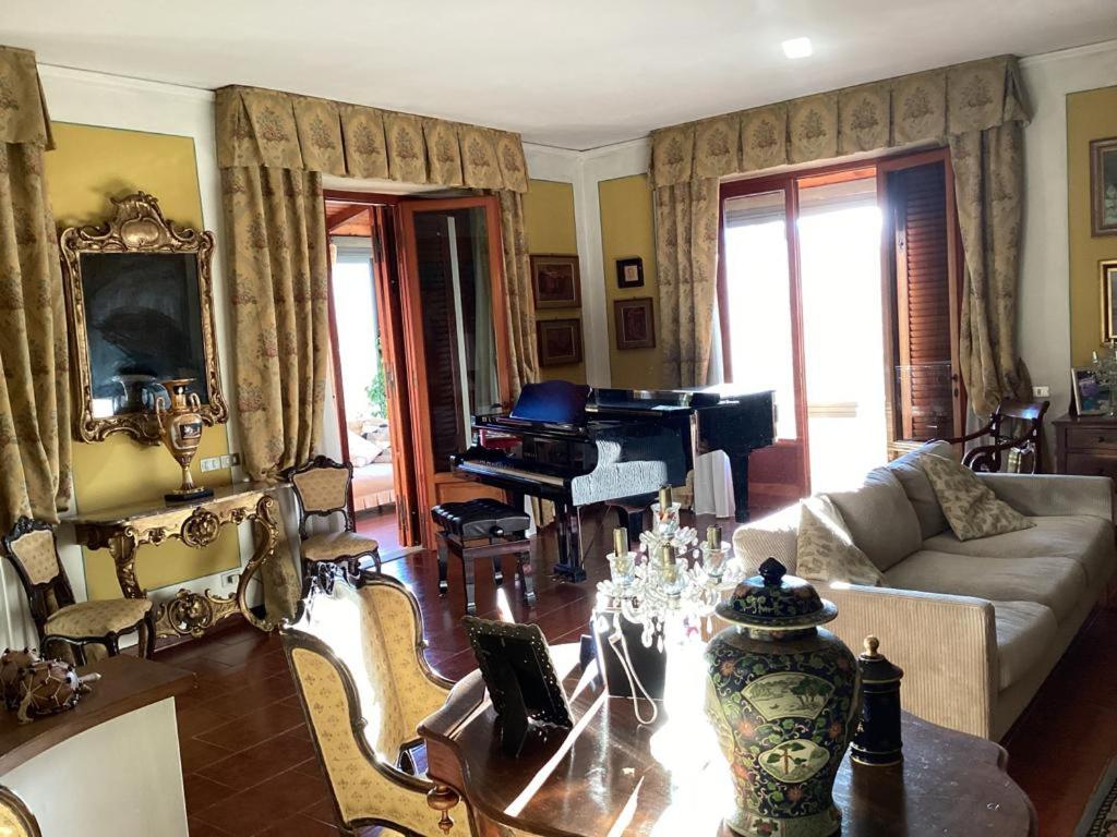 Appartamento di lusso in Villa Riccardo Barga view 3