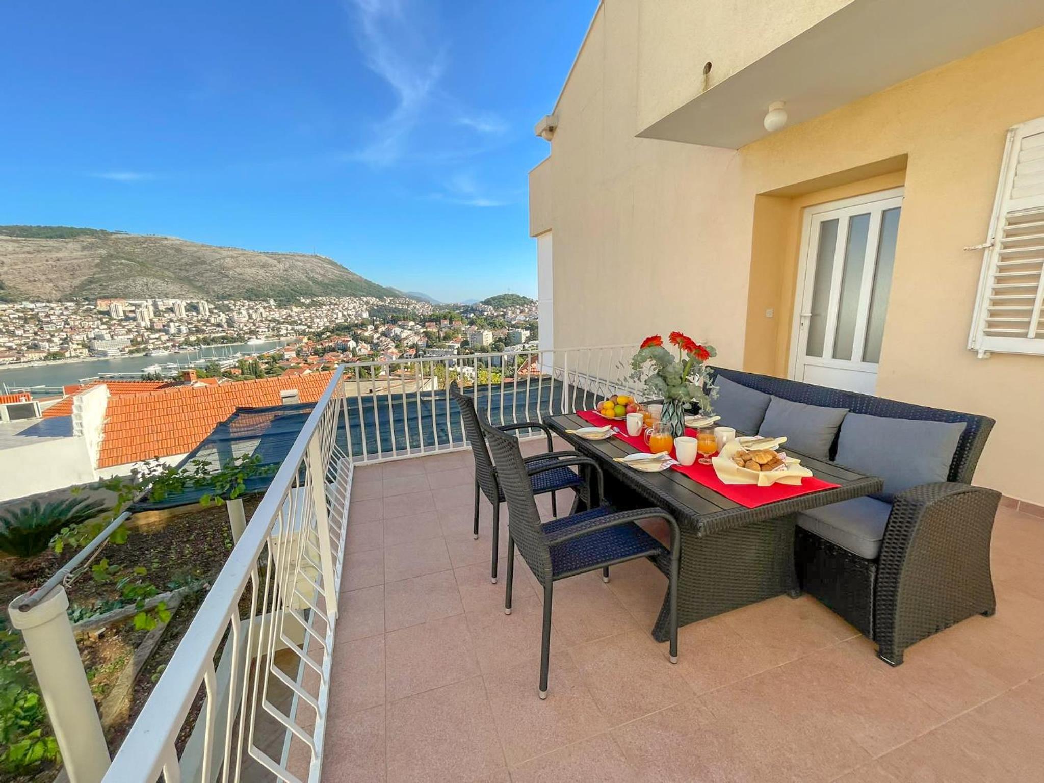 Apartment Mirna
