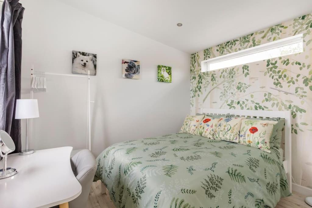 Cosy and modern 1 bedroom garden house - very dog friendly! view 4