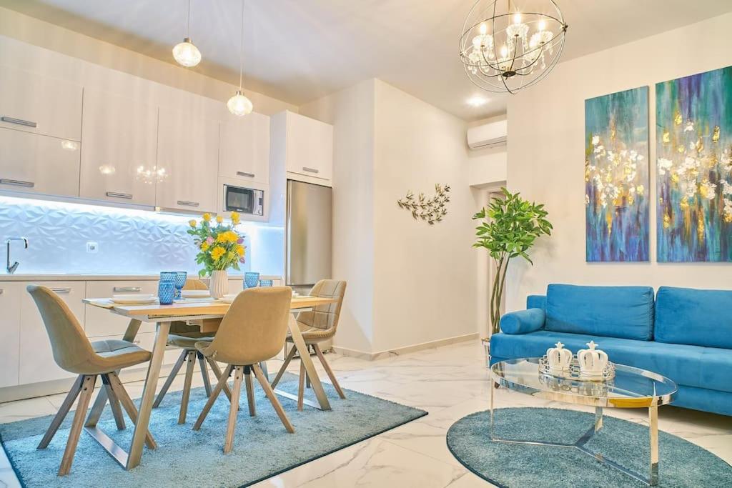 Modern Luxury Studio Near Beach & Old Harbor Fast WiFi Private Veranda