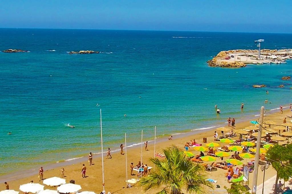 Modern Luxury Studio Near Beach & Old Harbor Fast WiFi Private Veranda