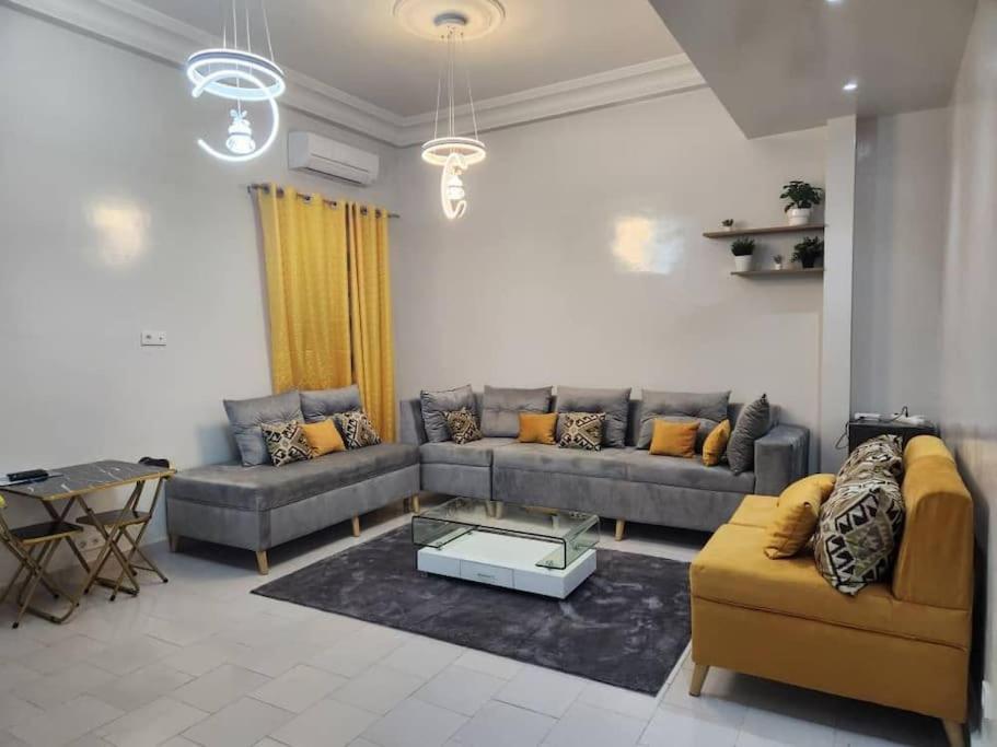 F2 Appart Les Ambassades Point E, Dakar view 4