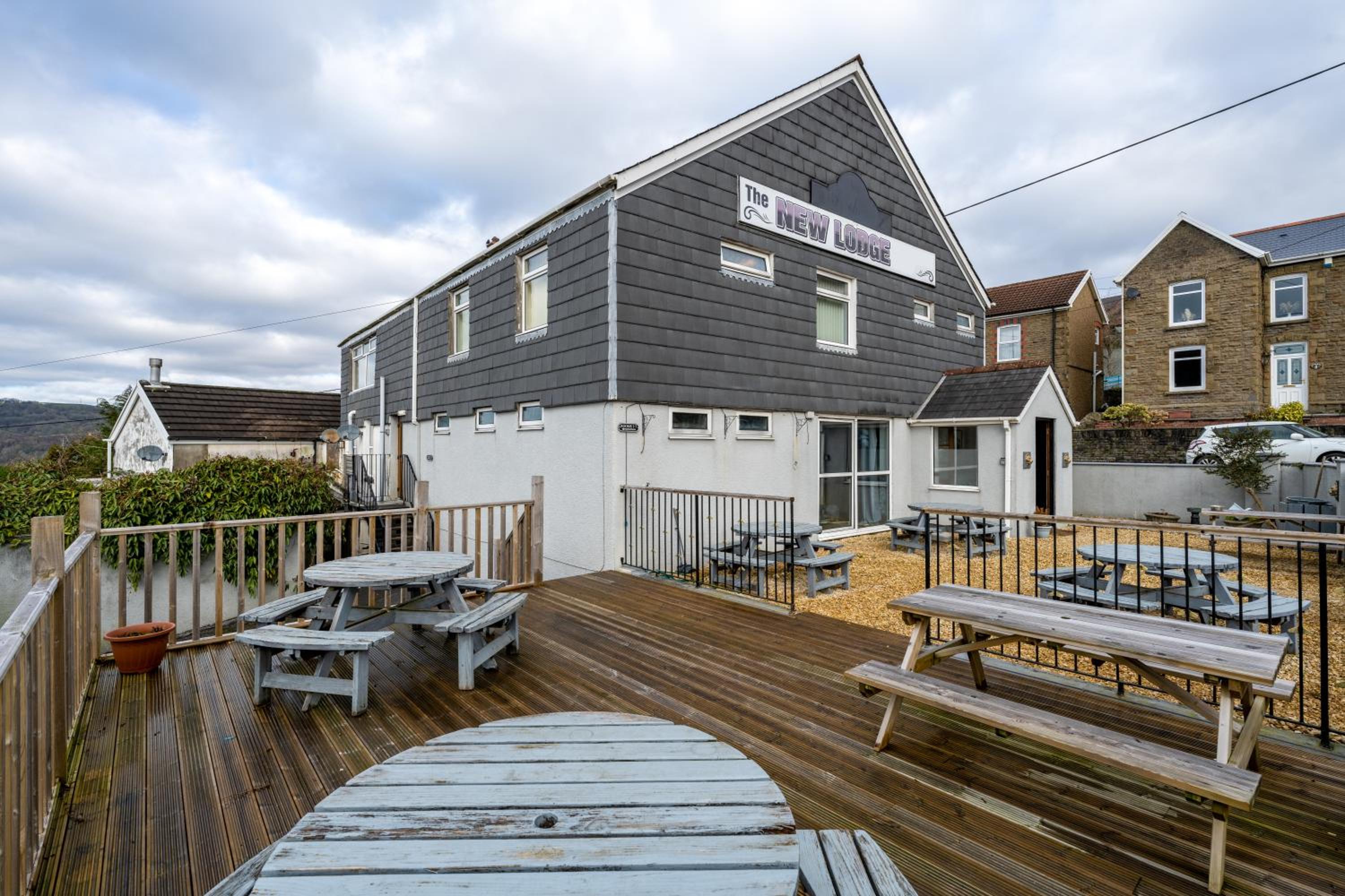 New Lodge Rooms- with Free Parking