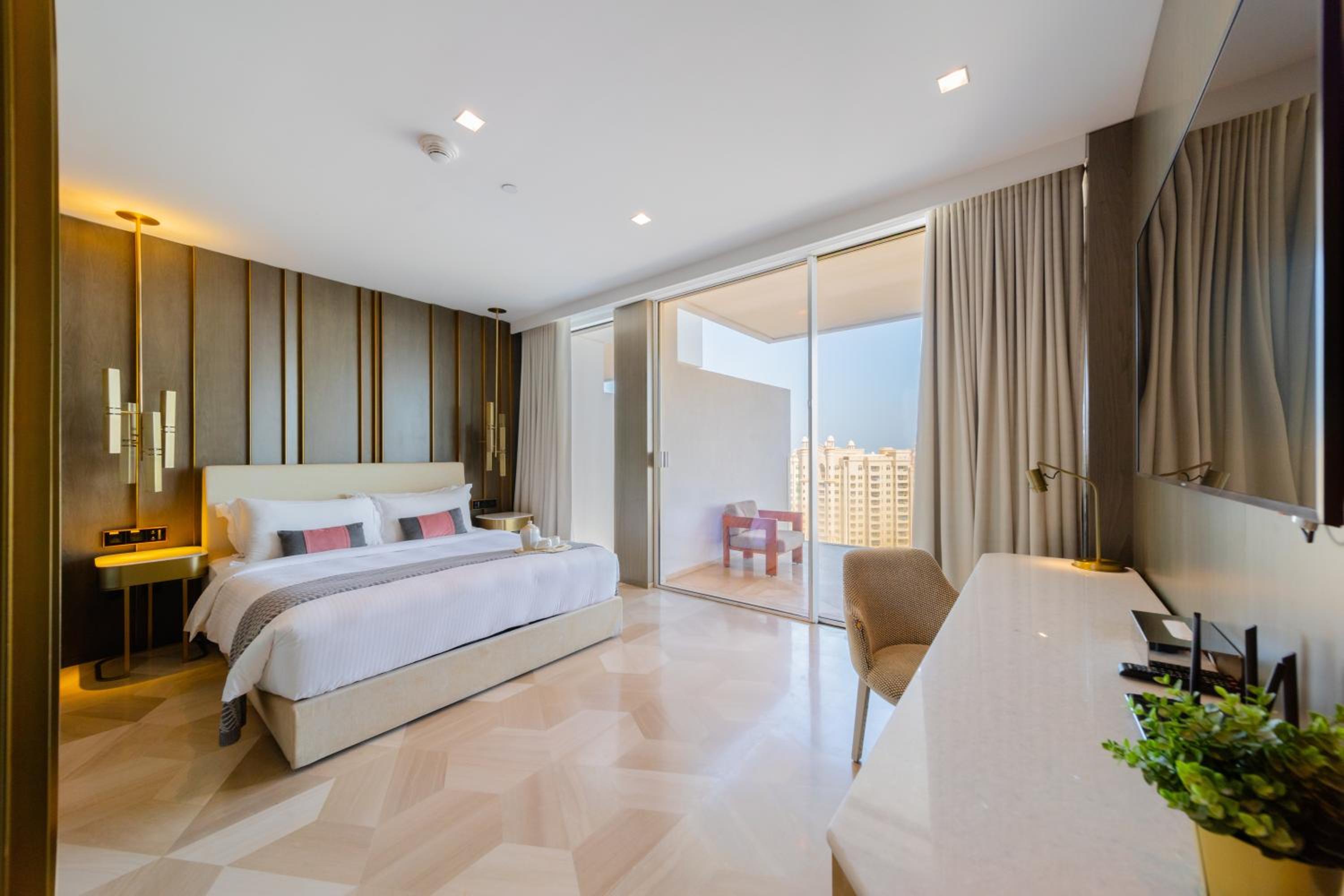 EDEN'S Homes & Villas - FIVE Palm Residences