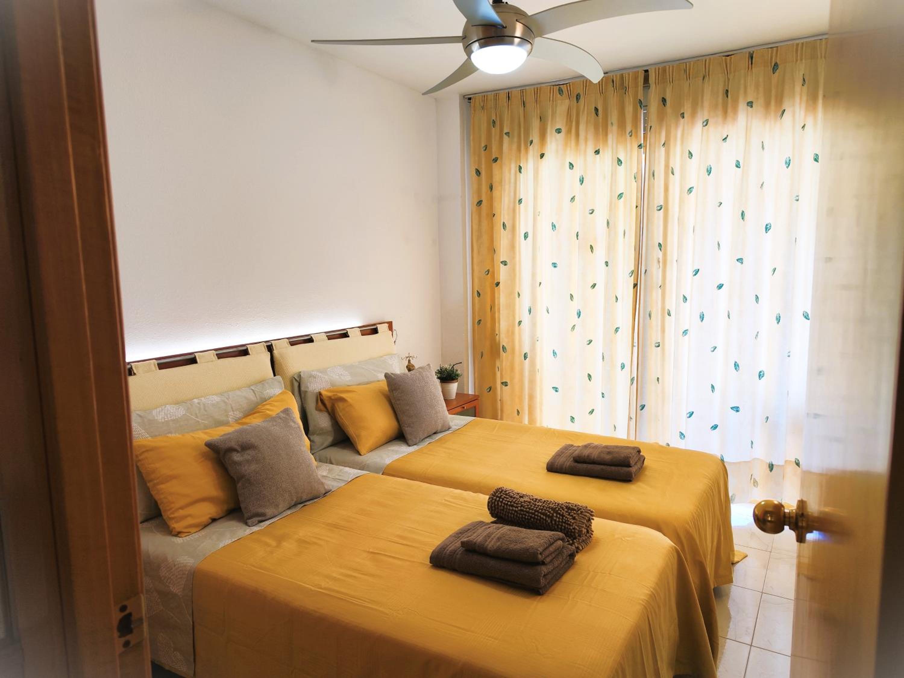 Luminoso apartamento en SALOU con TERRAZA y PARQUE INFANTIL IDEAL FAMILIAS