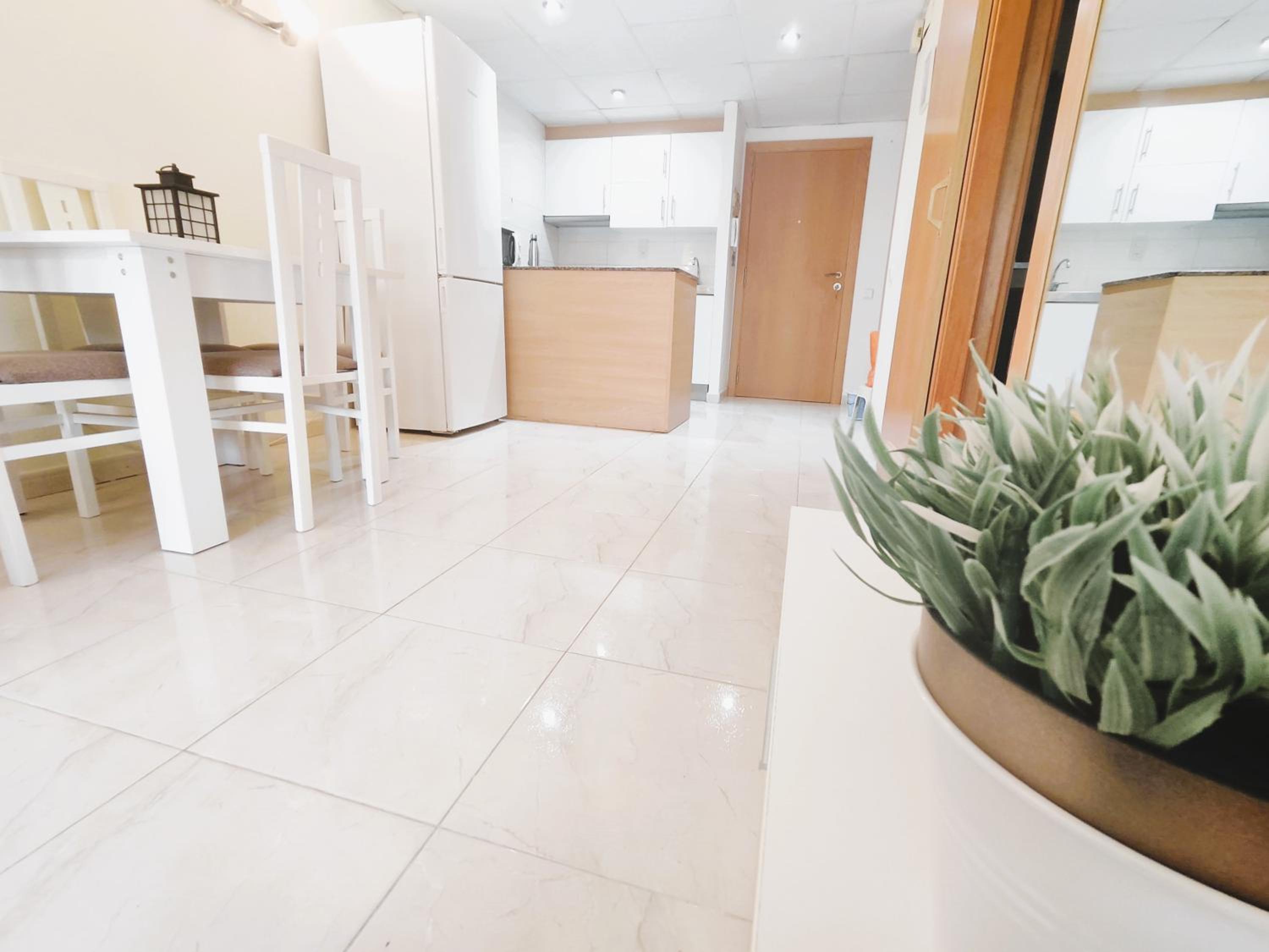 Luminoso apartamento en SALOU con TERRAZA y PARQUE INFANTIL IDEAL FAMILIAS