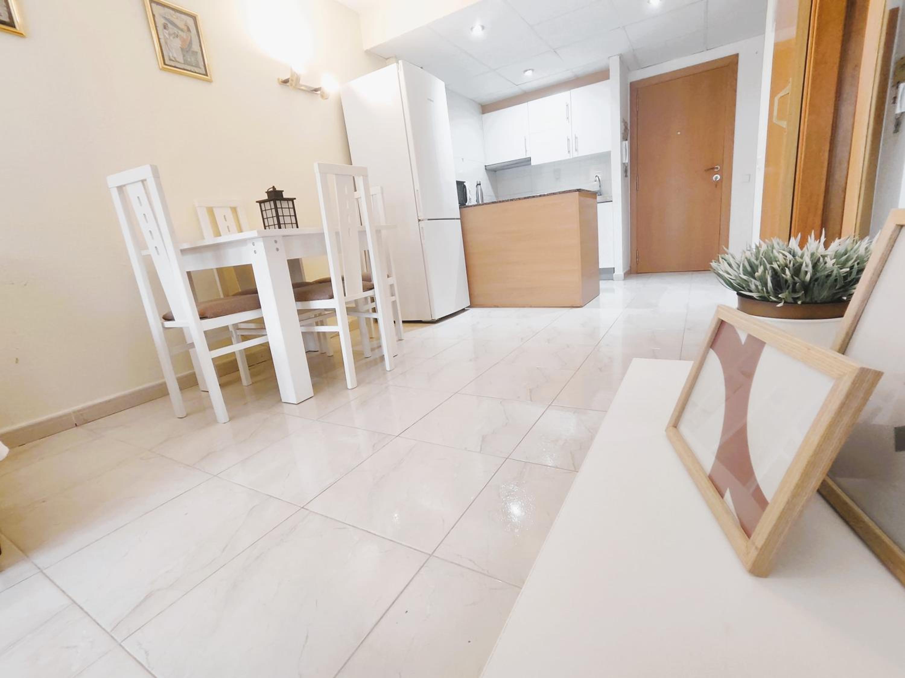 Luminoso apartamento en SALOU con TERRAZA y PARQUE INFANTIL IDEAL FAMILIAS