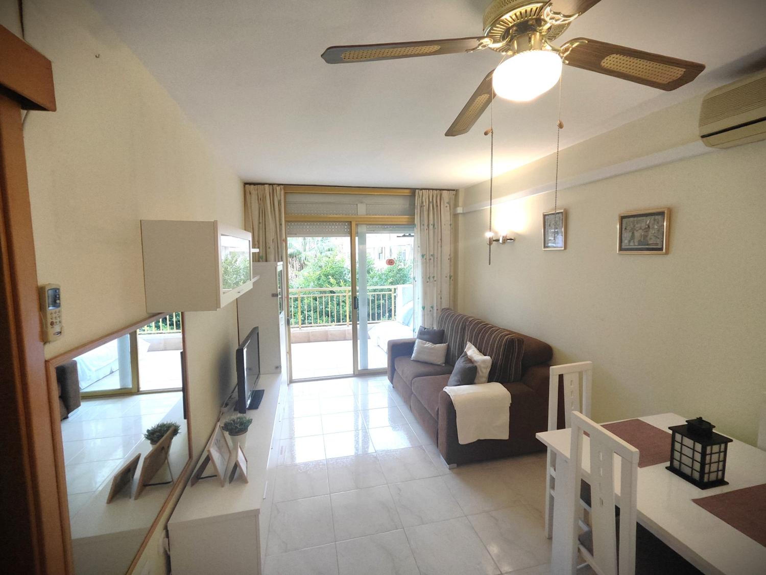Luminoso apartamento en SALOU con TERRAZA y PARQUE INFANTIL IDEAL FAMILIAS