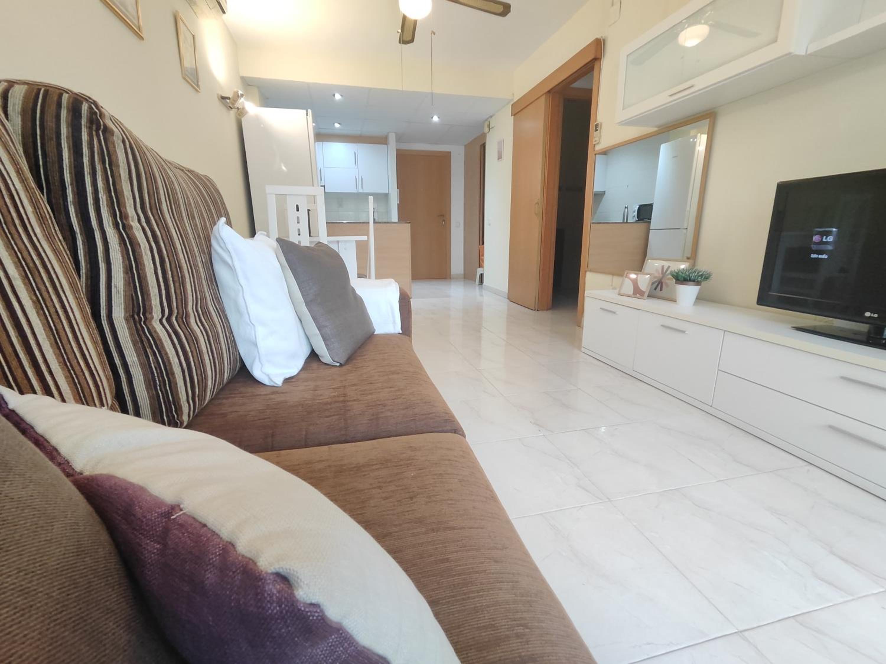 Luminoso apartamento en SALOU con TERRAZA y PARQUE INFANTIL IDEAL FAMILIAS
