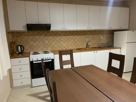 Familiar Apartments!Near the Beach & Butrinti Lake!
