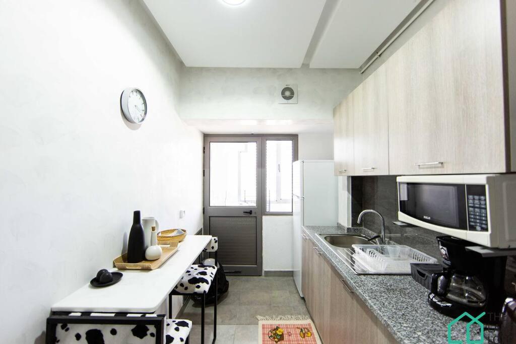 New 1bd with swimming pool 5mn to Lac Carthage