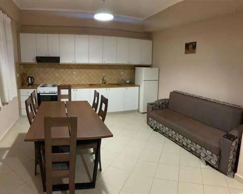 Familiar Apartments!Near the Beach & Butrinti Lake!