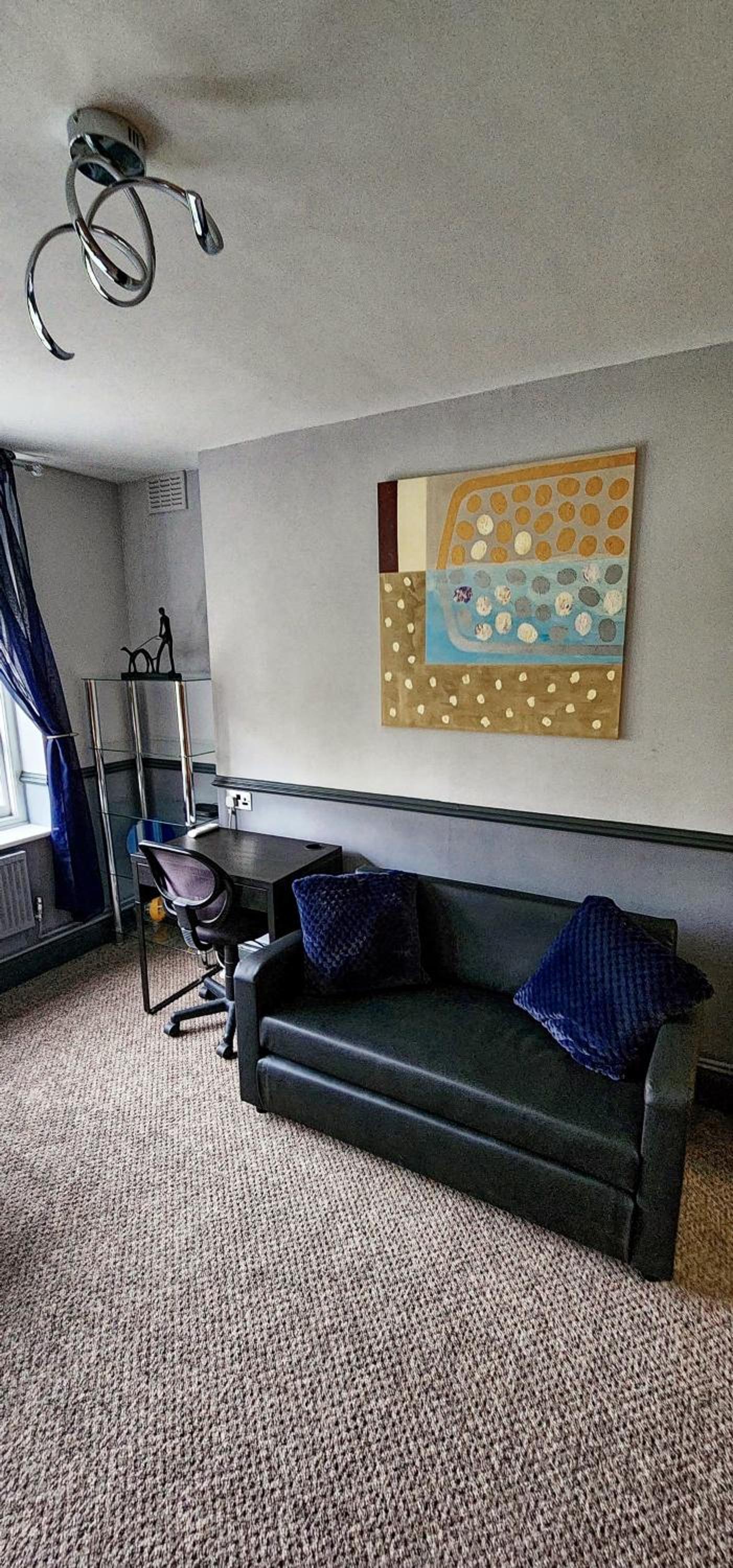 206mm Highgate Apartment
