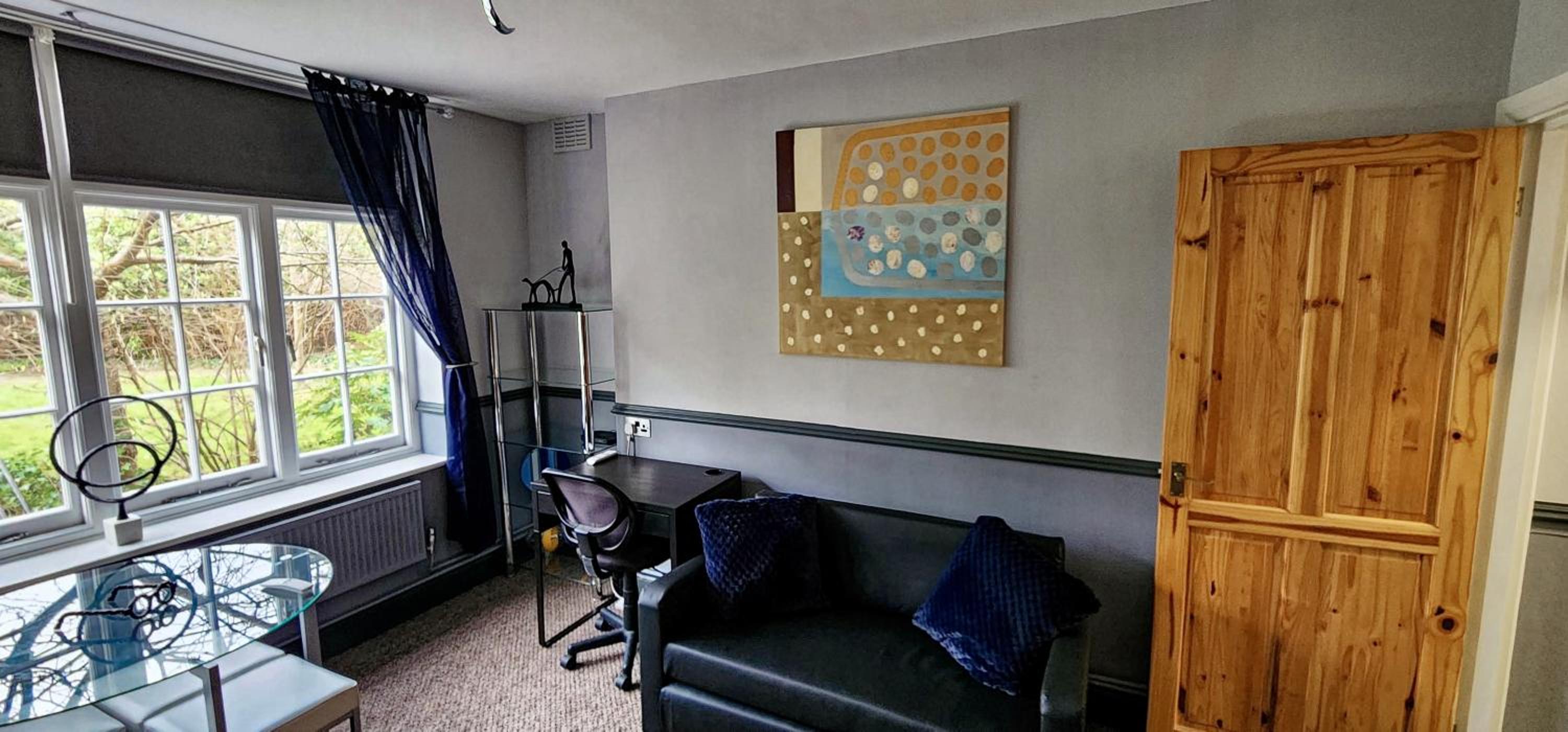 206mm Highgate Apartment