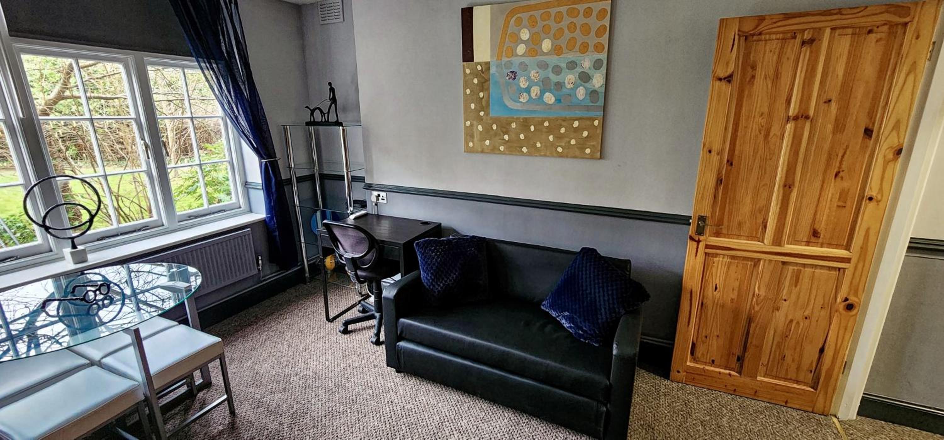 206mm Highgate Apartment