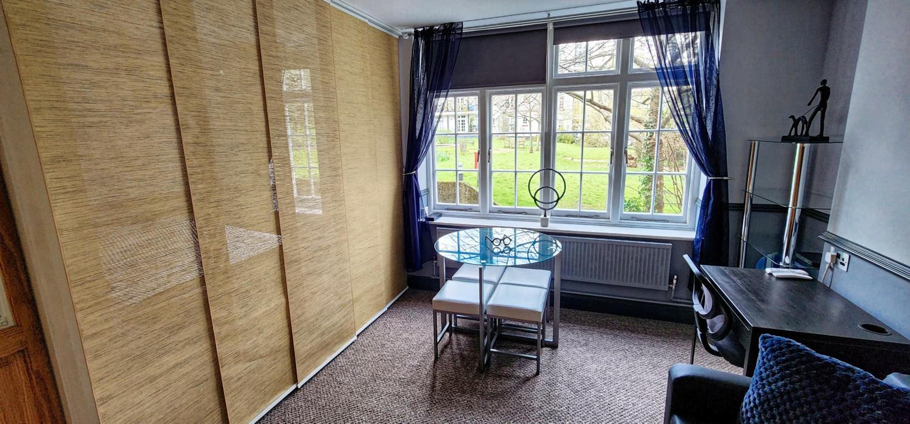 206mm Highgate Apartment