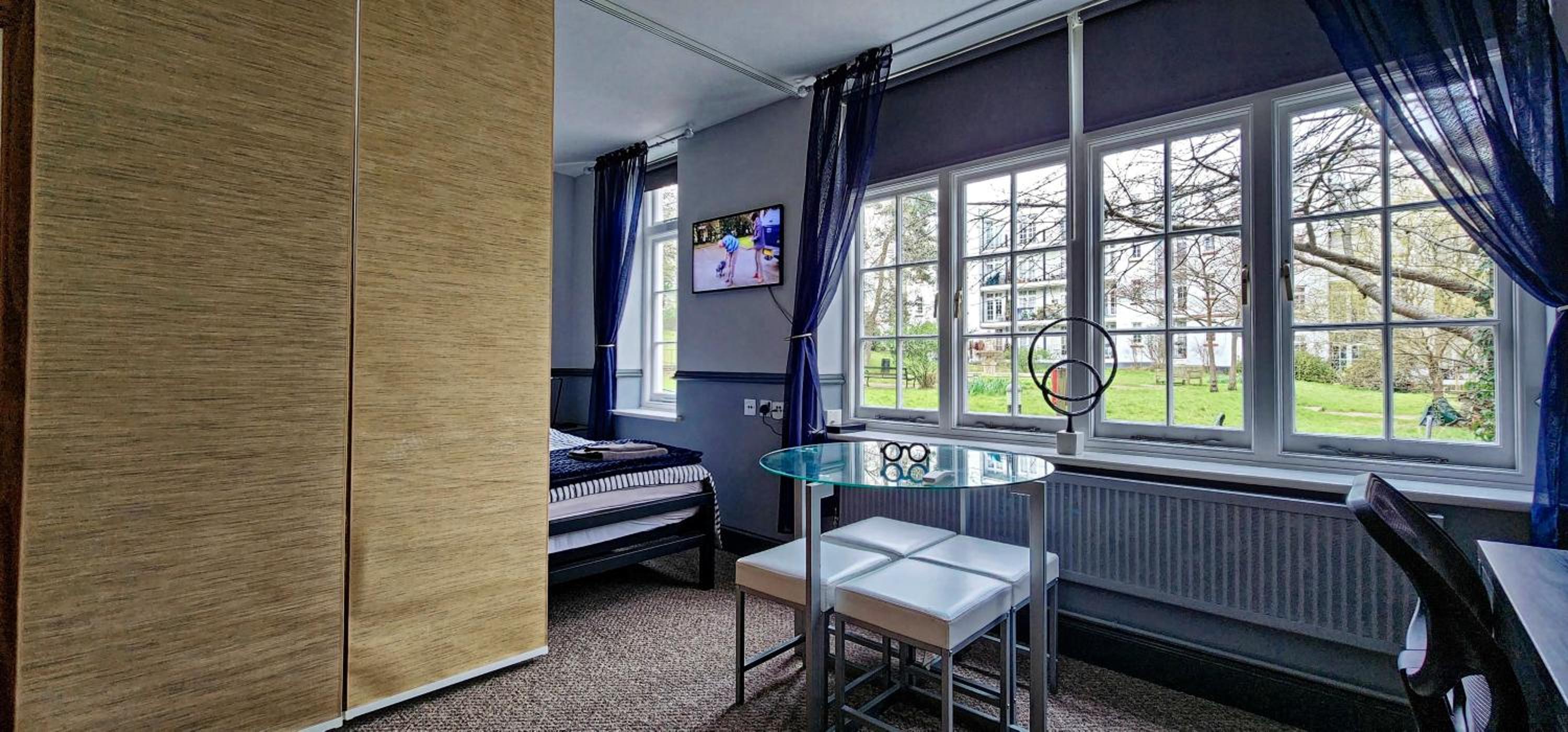 206mm Highgate Apartment