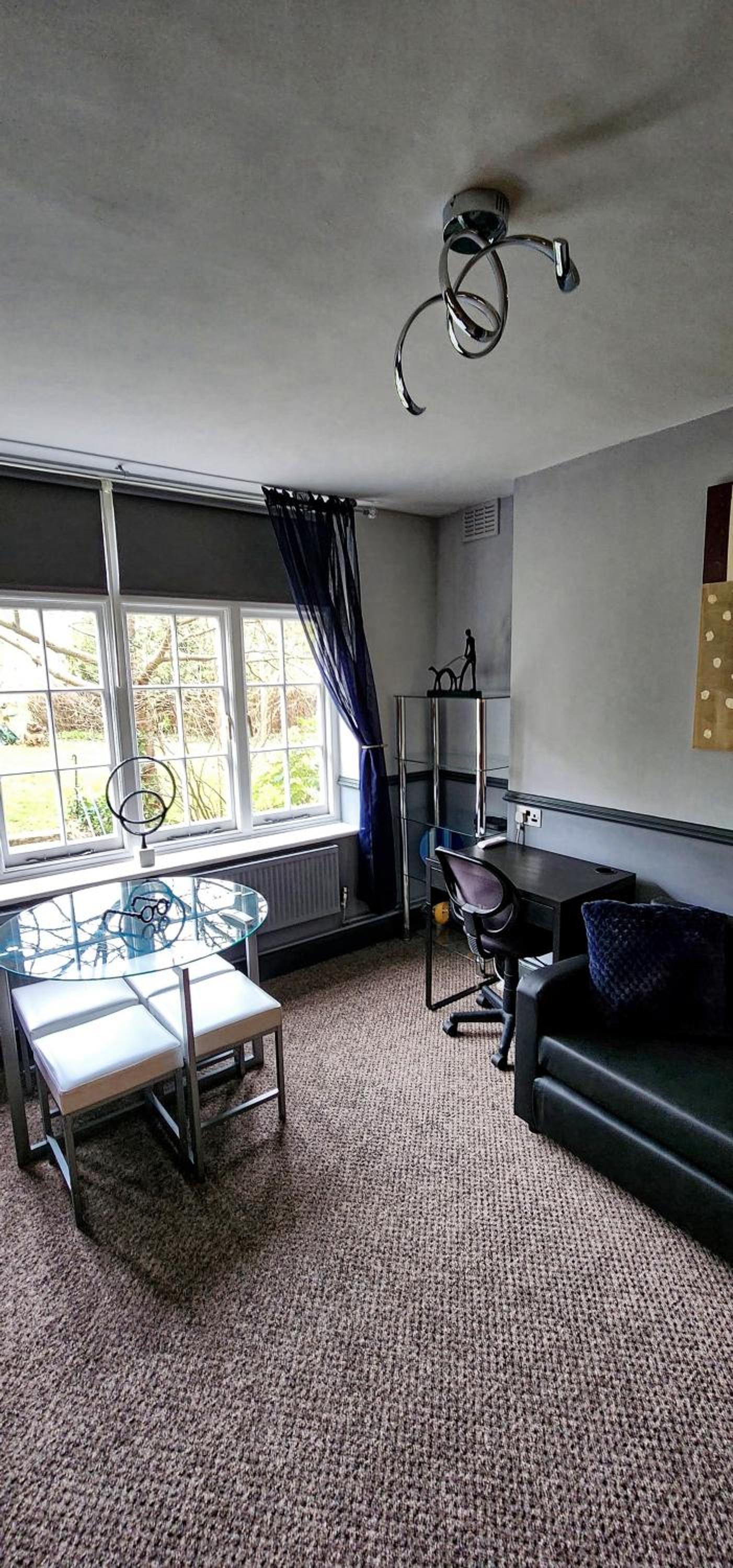 206mm Highgate Apartment