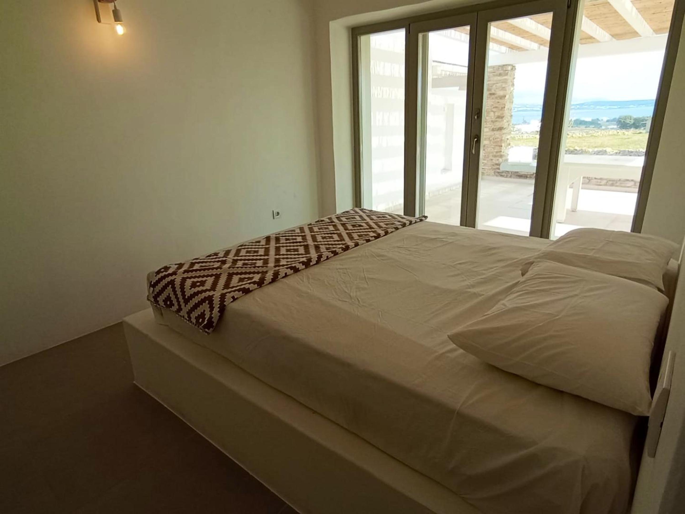 Chic flat with terrace in Antiparos and sea view view 4