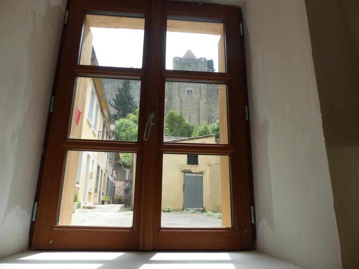 Chez Jean - Newly renovated air-conditioned flat at the foot of the ramparts, 4 people view 5