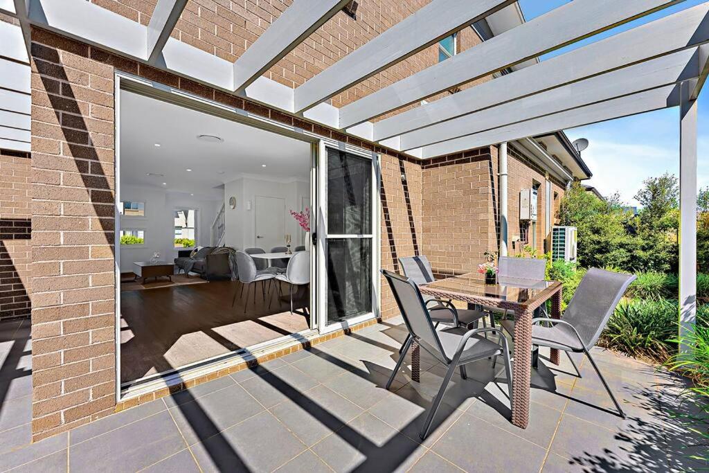 AirCabin - Norwest - Luxury Lovely - 4 Beds House