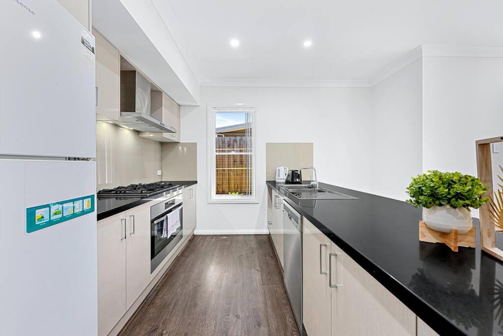 AirCabin - Norwest - Luxury Lovely - 4 Beds House
