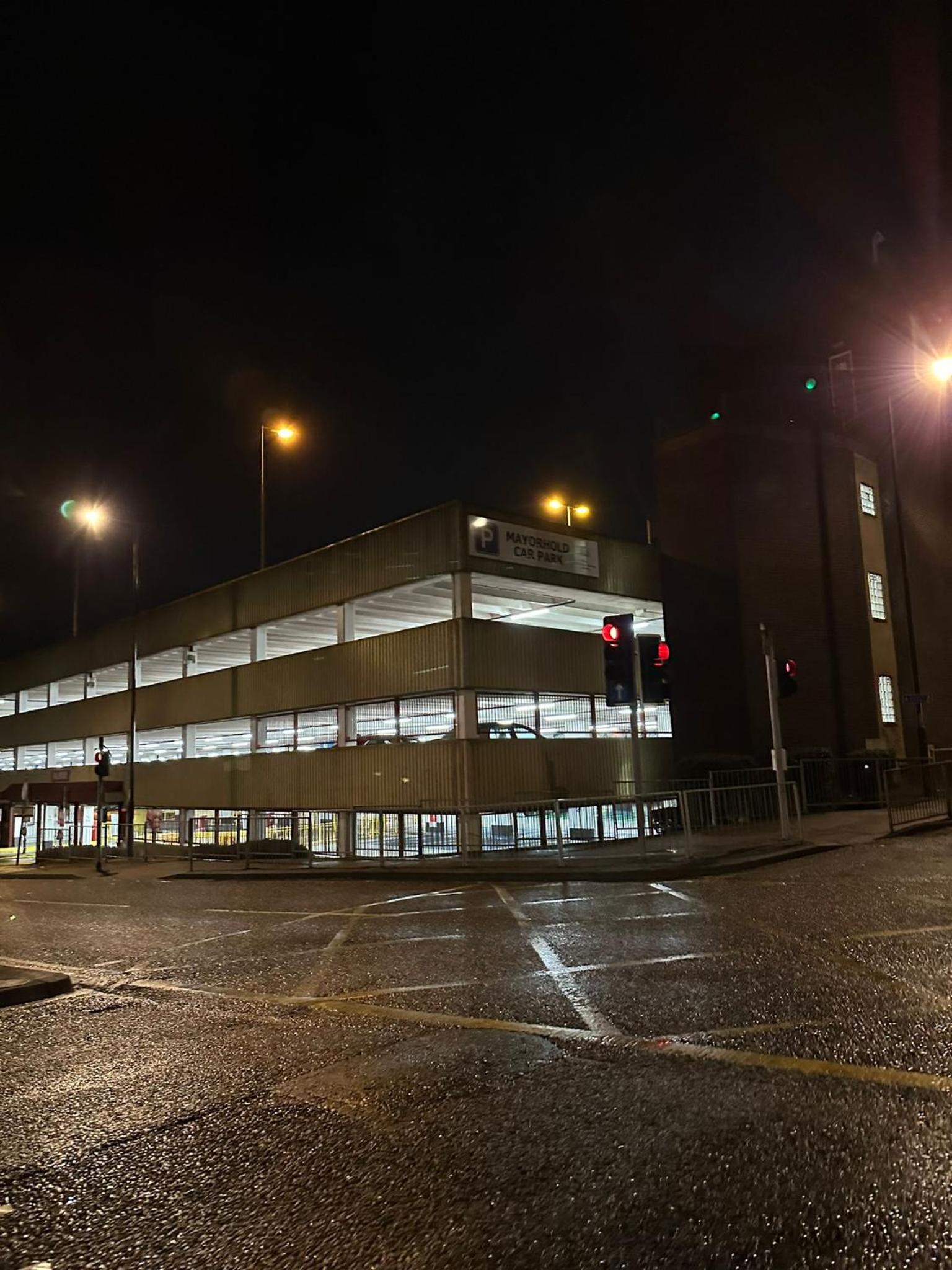 Luxury Super-King Bed Apartment in Central Northampton view 5