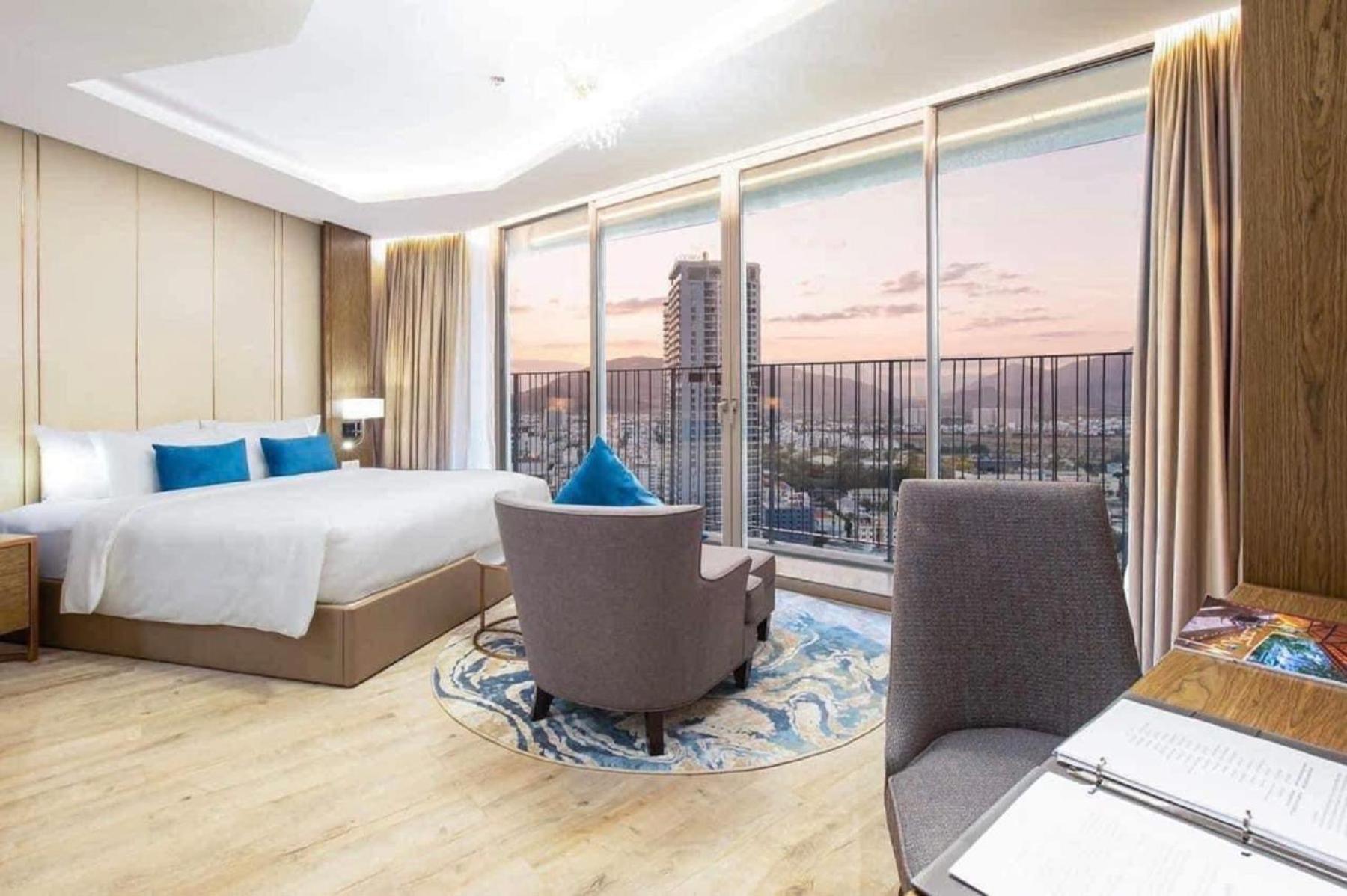 RIS Panorama Condotel