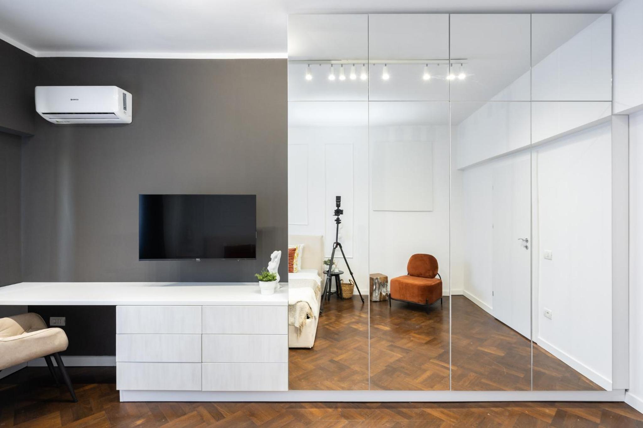 Elegant Two Bedrooms Apartment