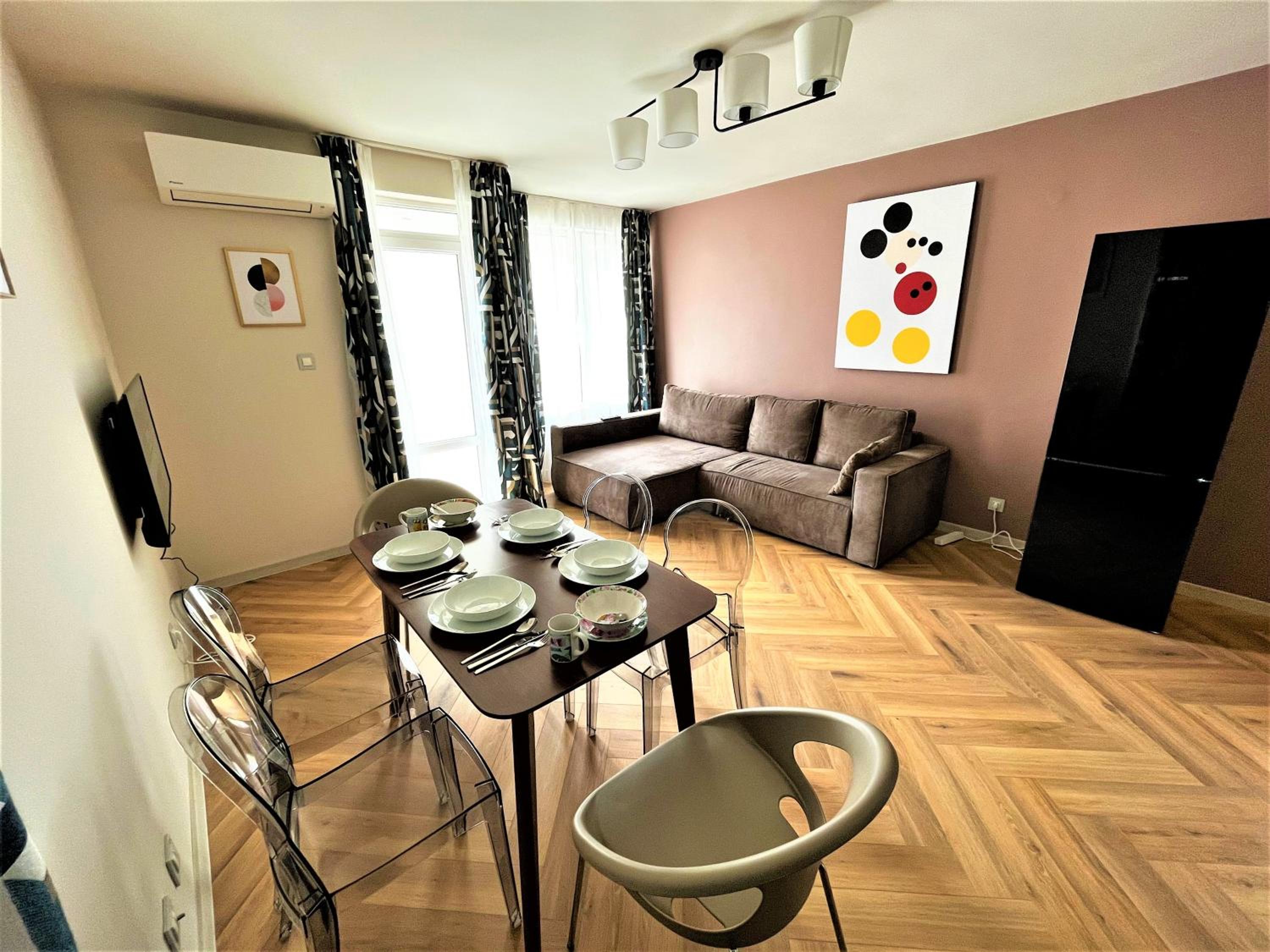 Bravo 5 Holiday Home