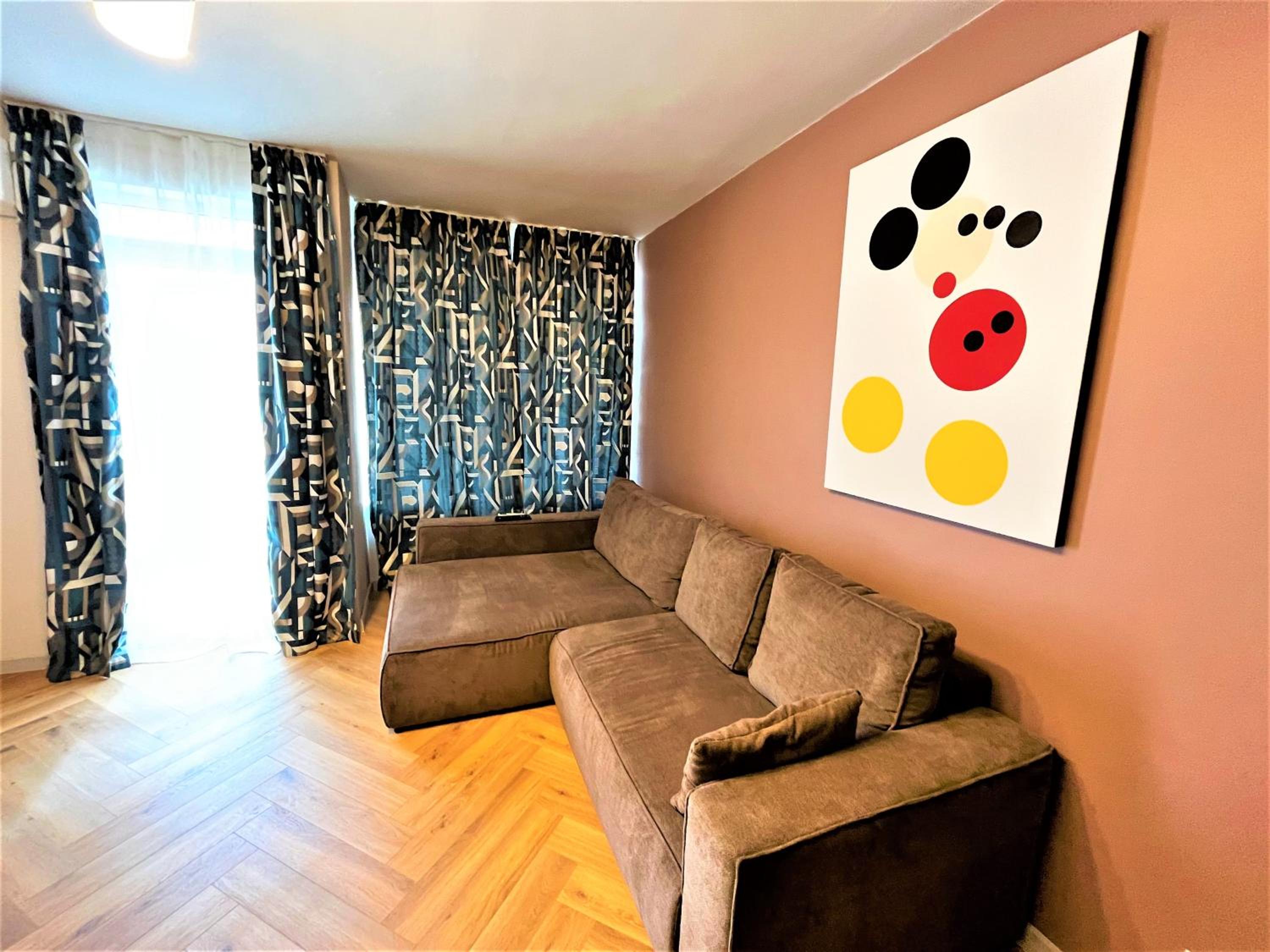 Bravo 5 Holiday Home
