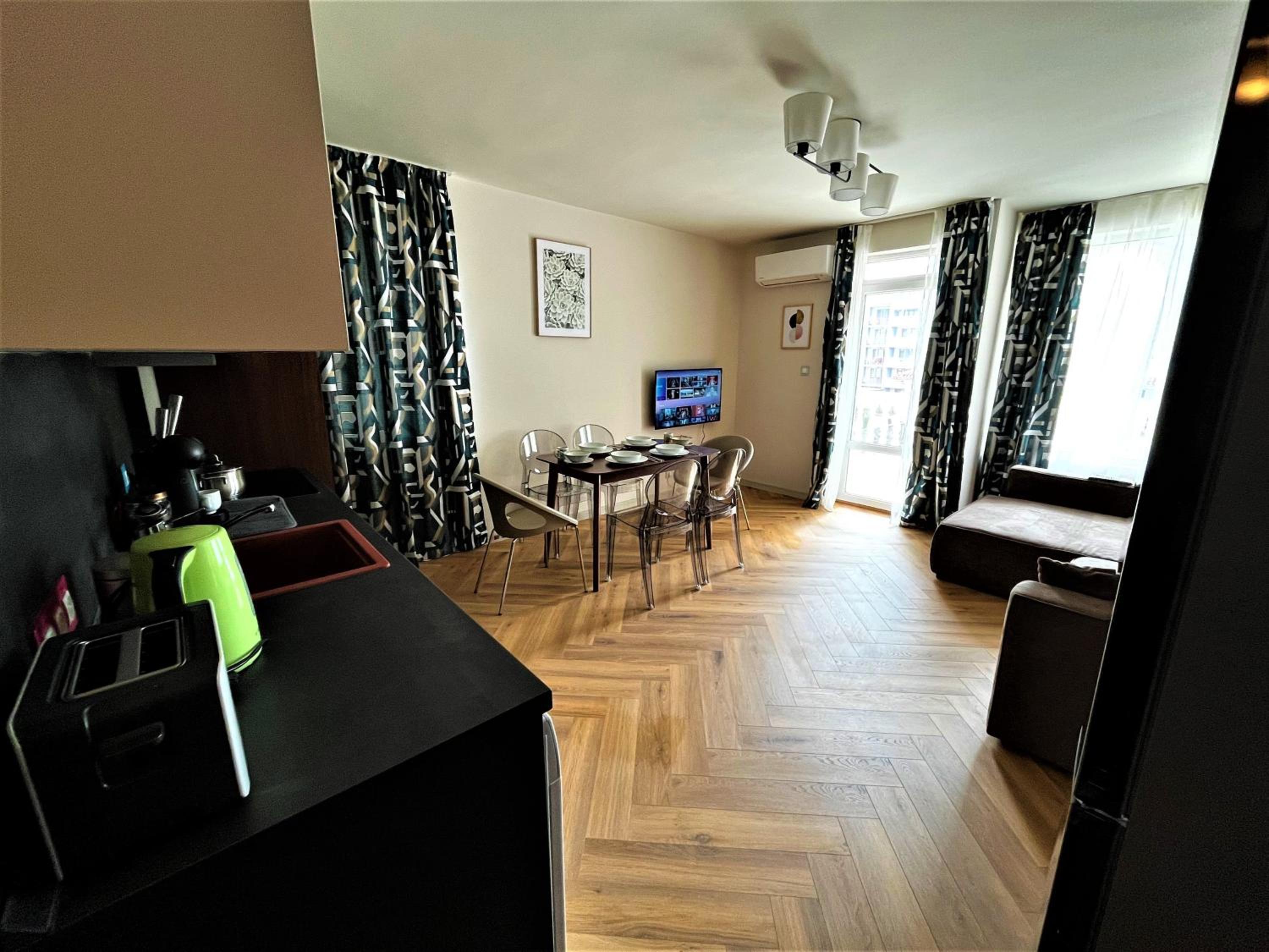 Bravo 5 Holiday Home
