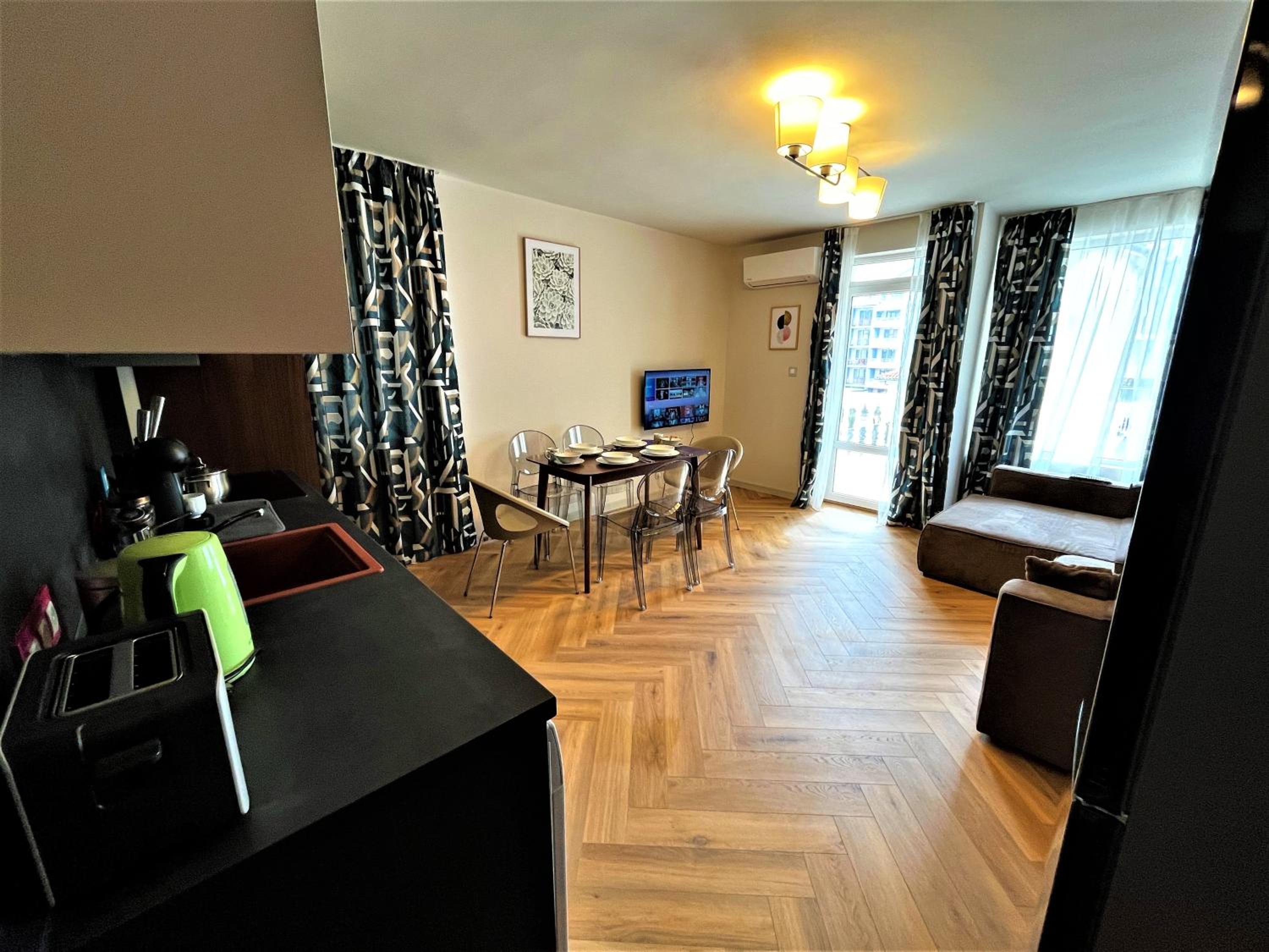 Bravo 5 Holiday Home