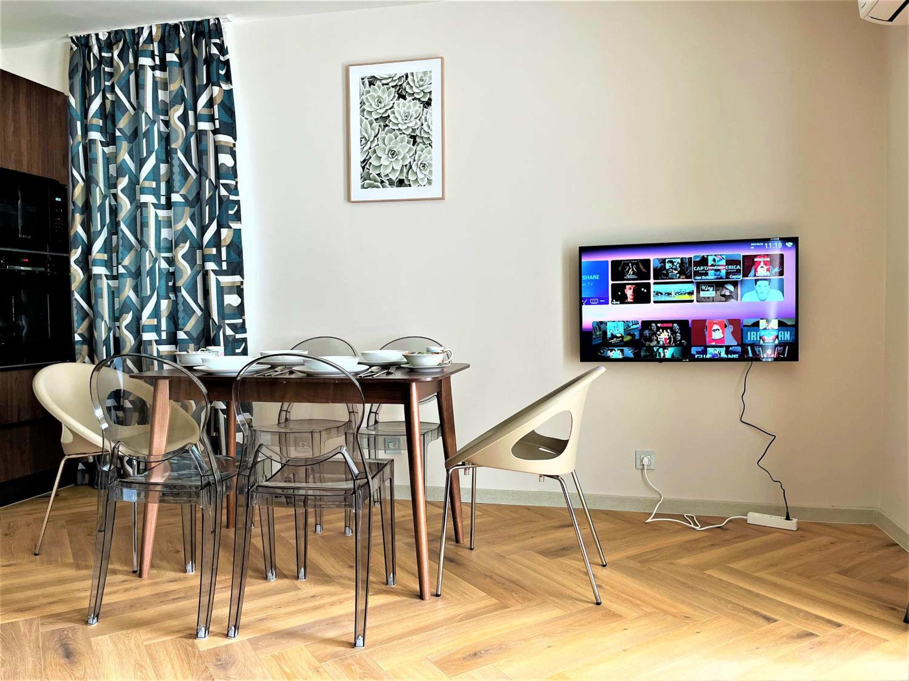 Bravo 5 Holiday Home