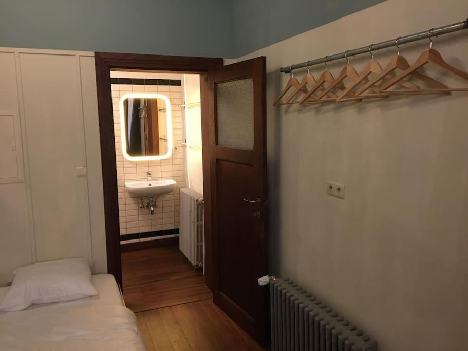 ziggy's room with a view